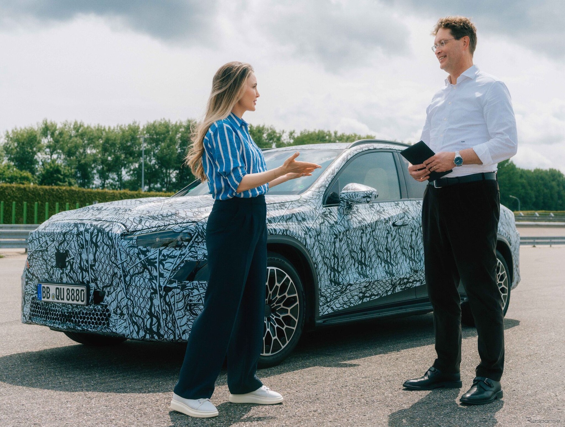 メルセデスベンツ『GLC』次期型のEVプロトタイプに試乗したオラ・ケレニウスCEO