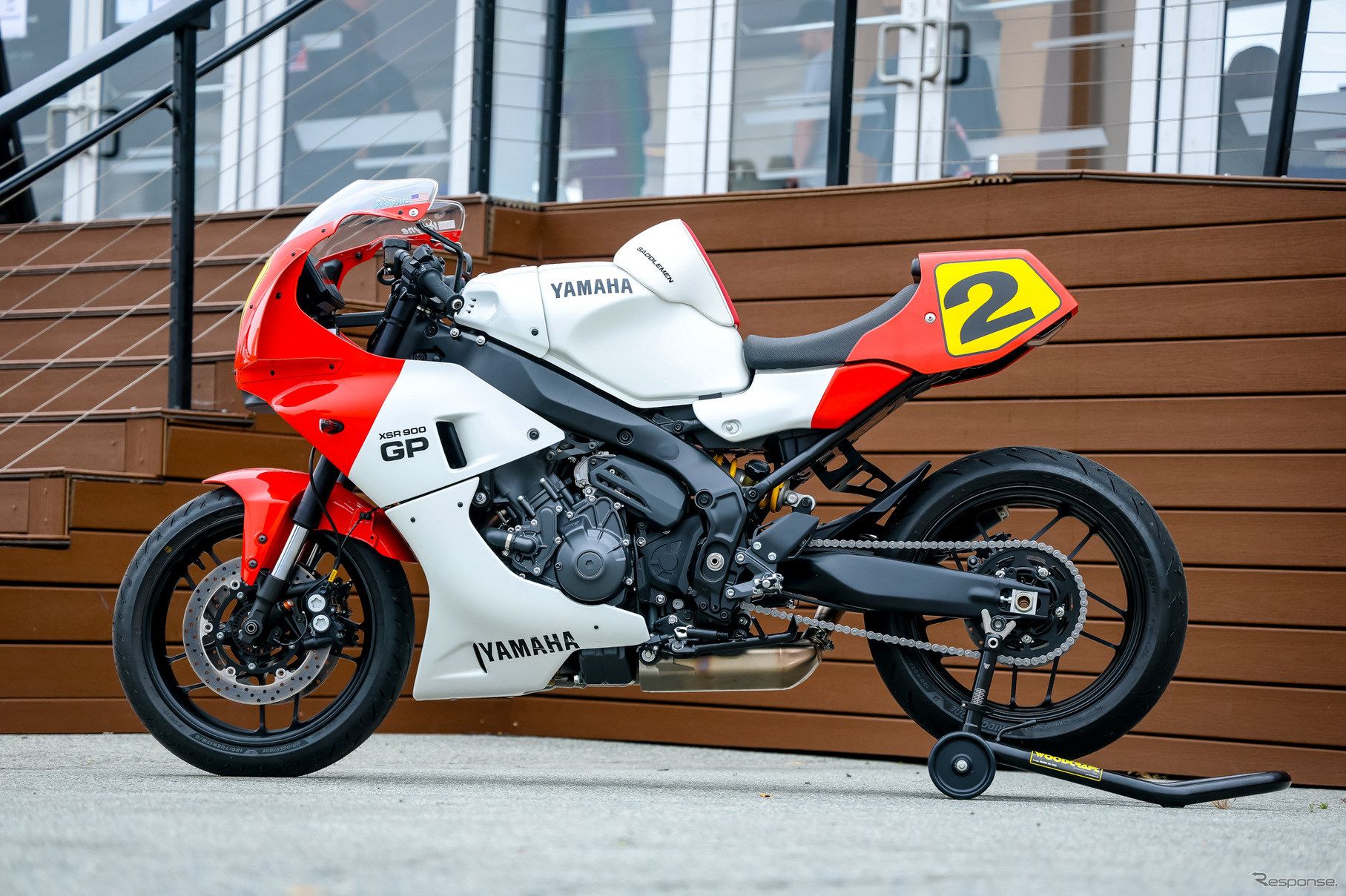 元世界王者ウェイン・レイニーに贈られた特別な『XSR900 GP』