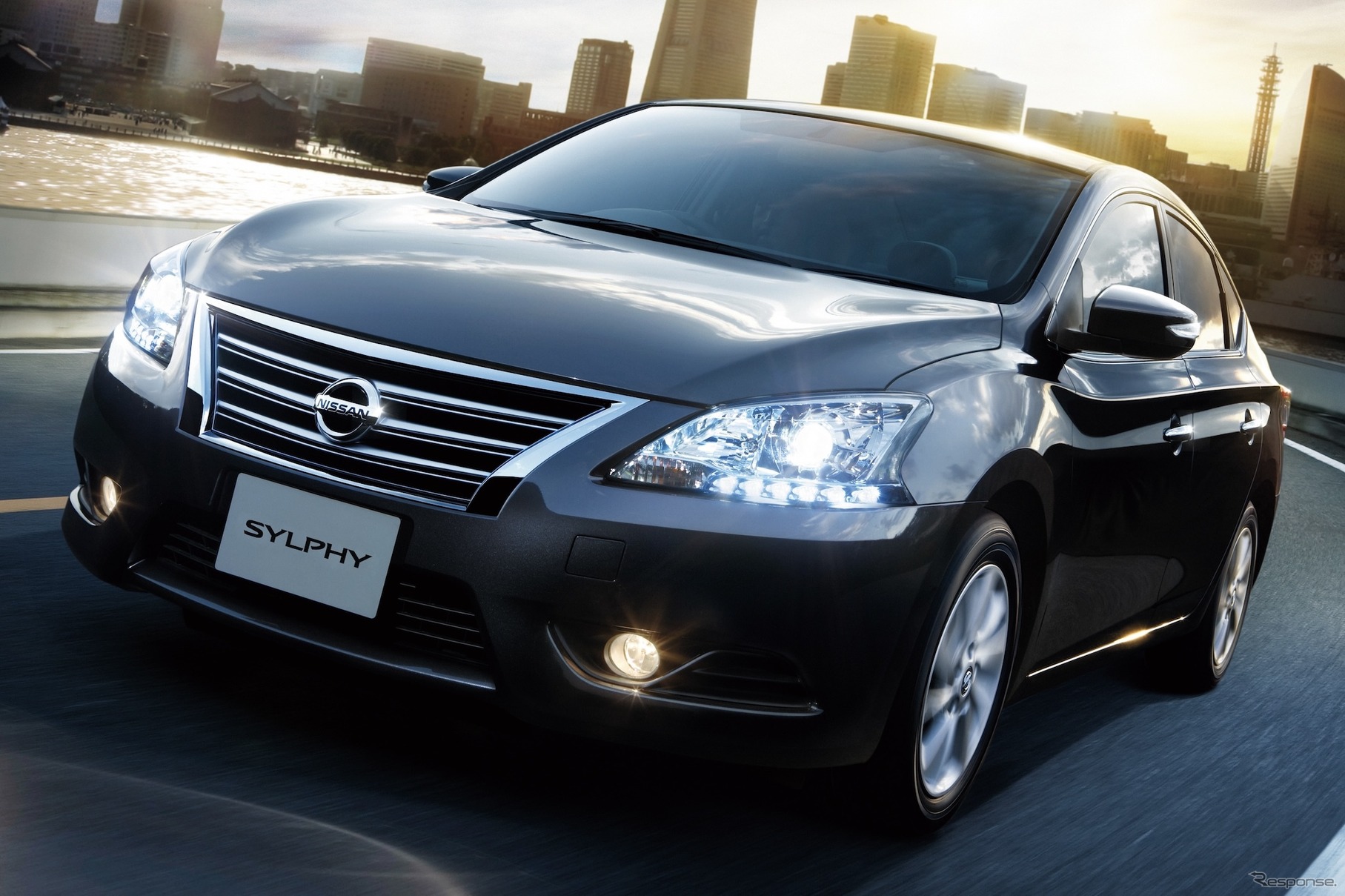 日産追浜工場：シルフィ（2012年）