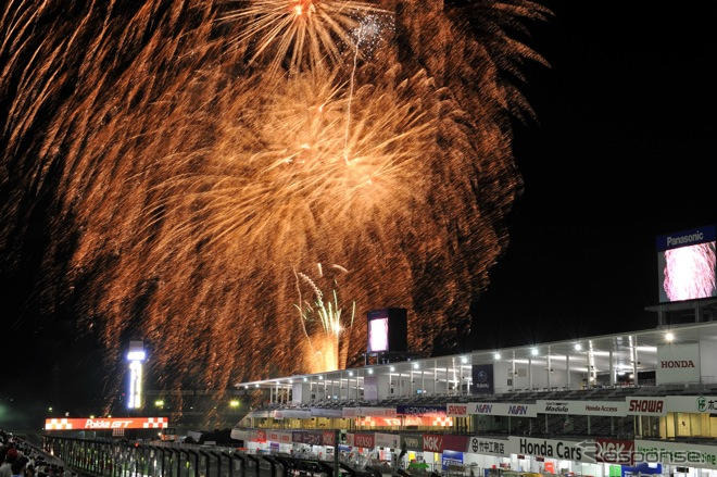 【SUPER GT 第6戦】新人コンビが夕闇のチェッカー