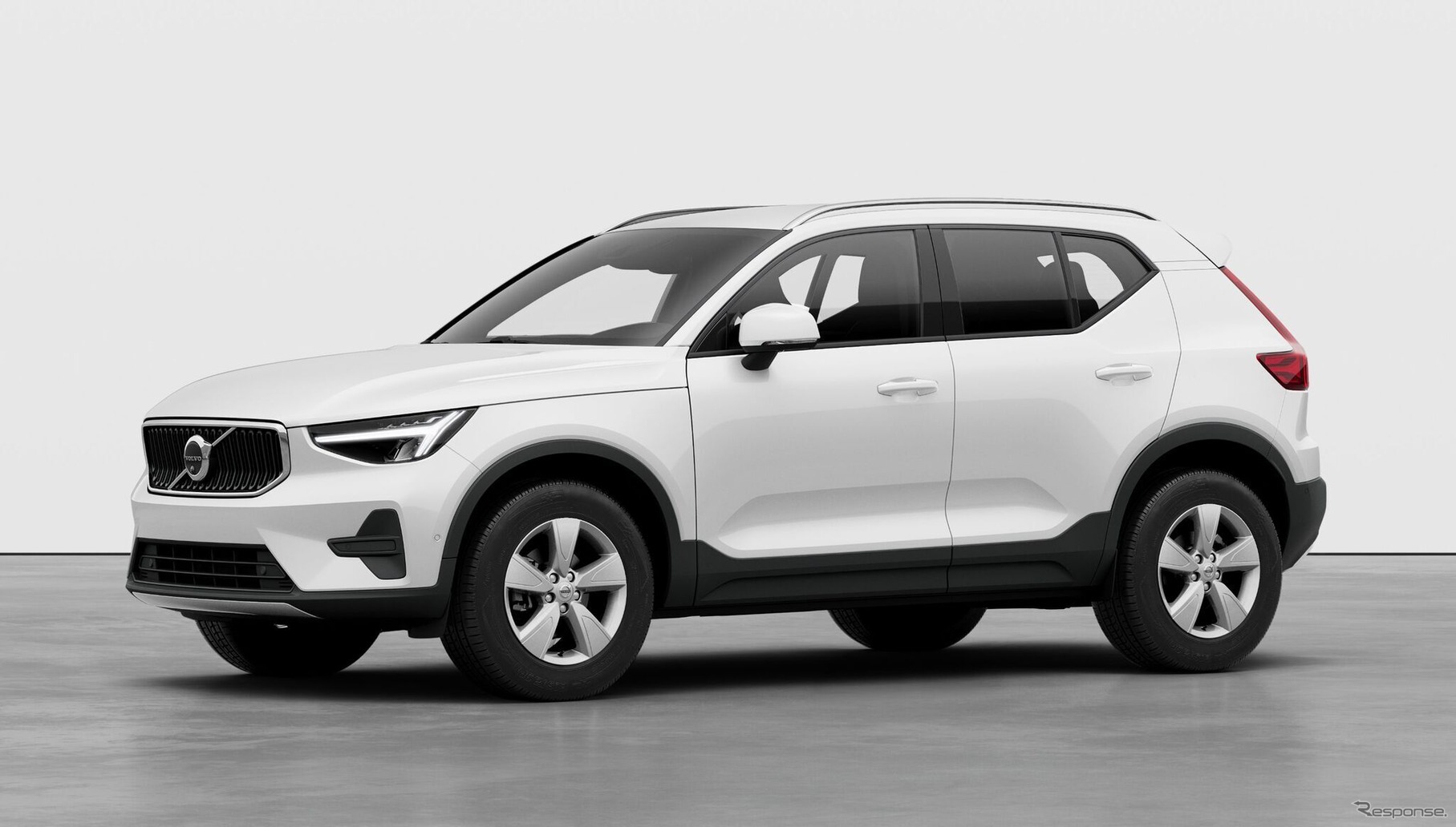 ボルボ XC40 Essential B3