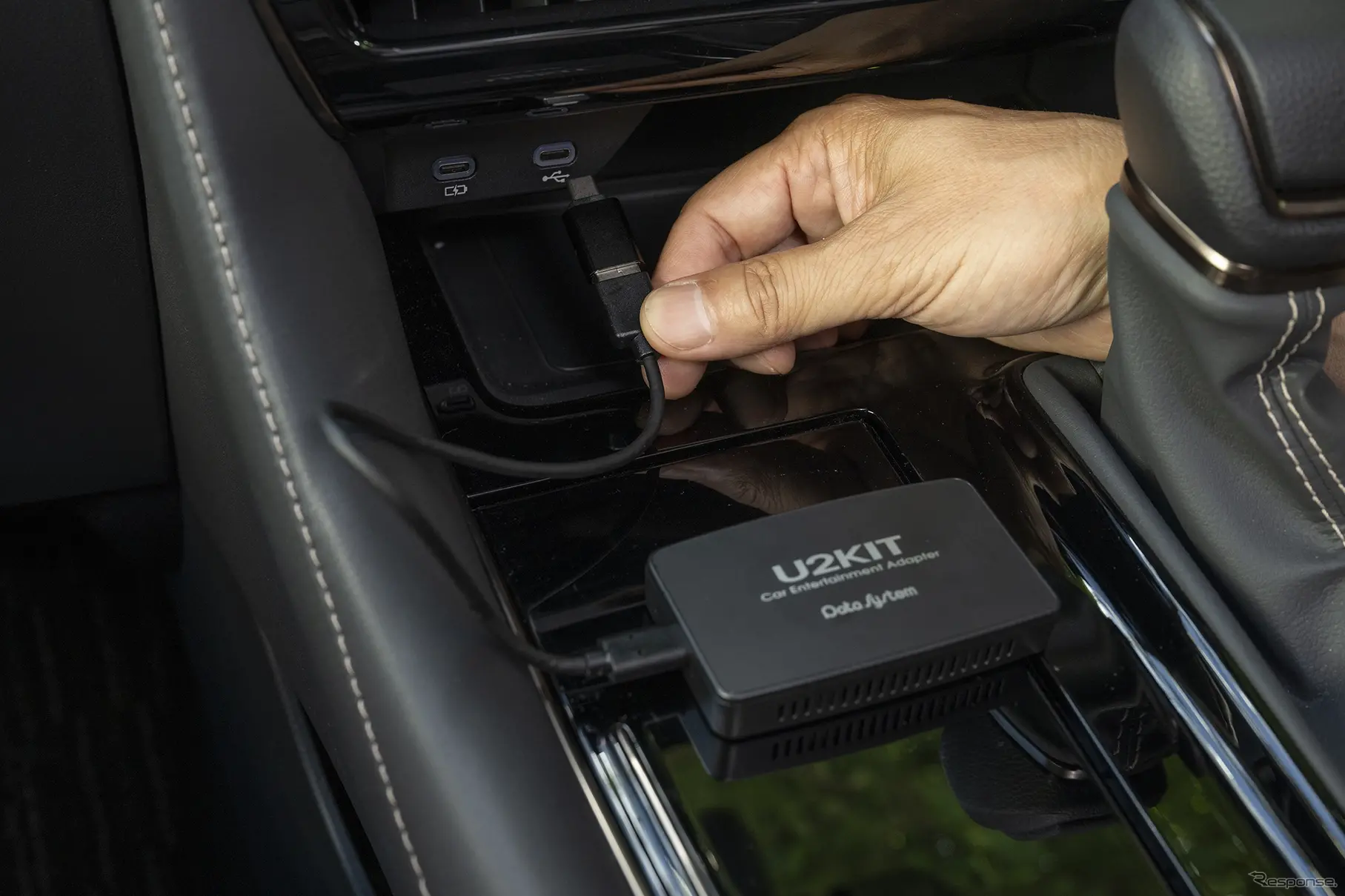 車内にあるUSBに接続するだけでセッティングが完了する手軽さ