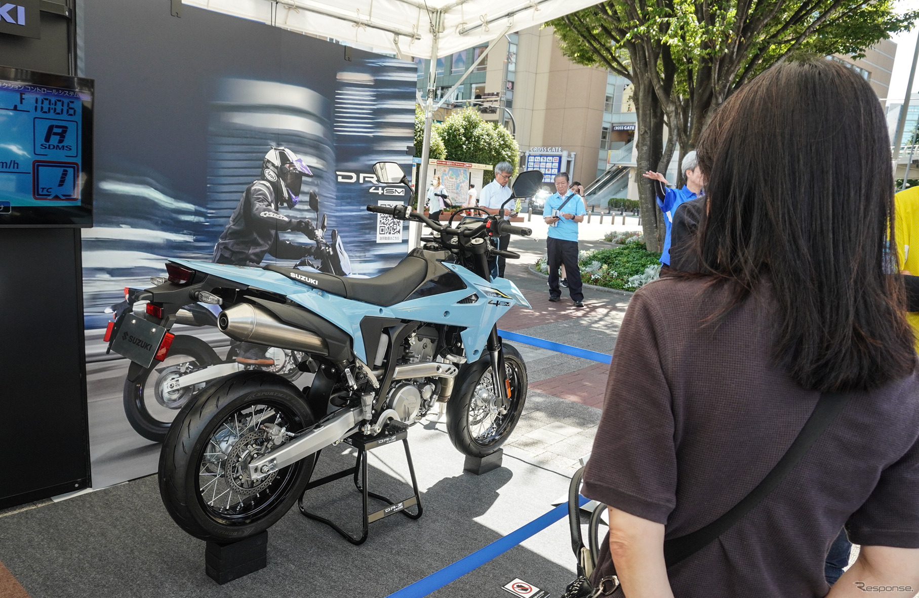 新型『DR-Z4S』『DR-Z4SM』が展示された「スズキ モーターサイクルコレクション2025」（7月19日）