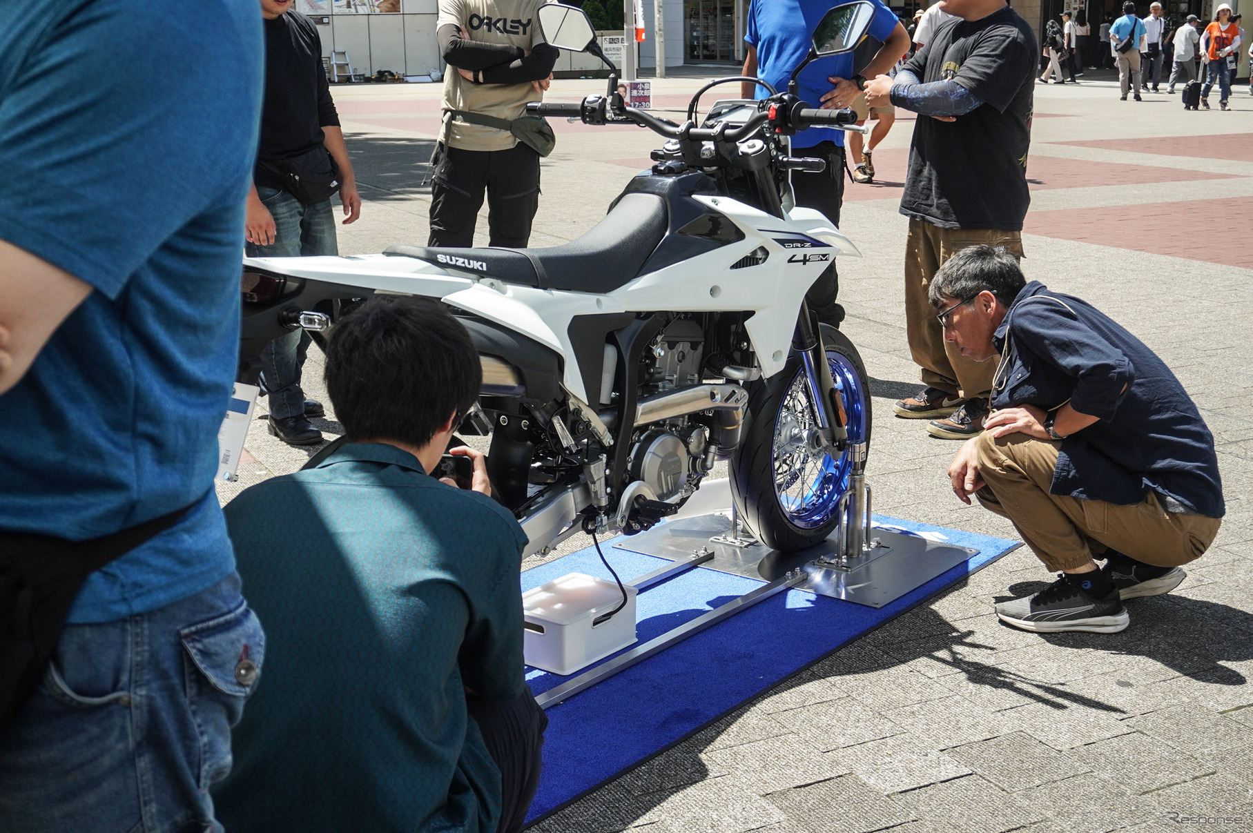 新型『DR-Z4S』『DR-Z4SM』が展示された「スズキ モーターサイクルコレクション2025」（7月19日）