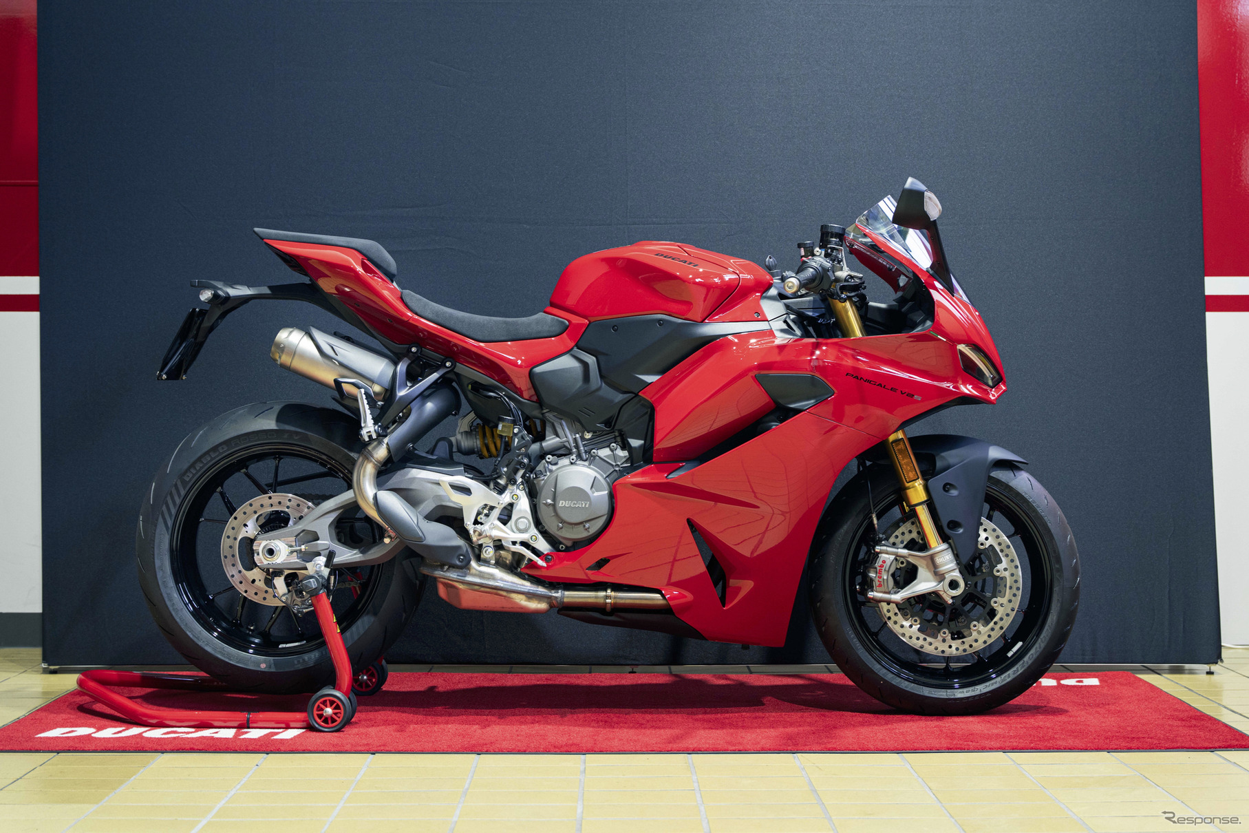 眺めた時にどうすると美しく見せるか。そんなテーマを元にデザイン。ライダーを襲う熱気もかなり軽減されているとのこと