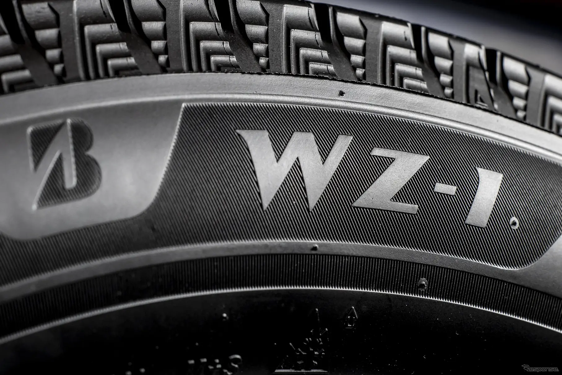 ブリヂストン「BLIZZAK WZ-1」 新時代到来！ ENLITEN技術で実現した最強の氷上性能