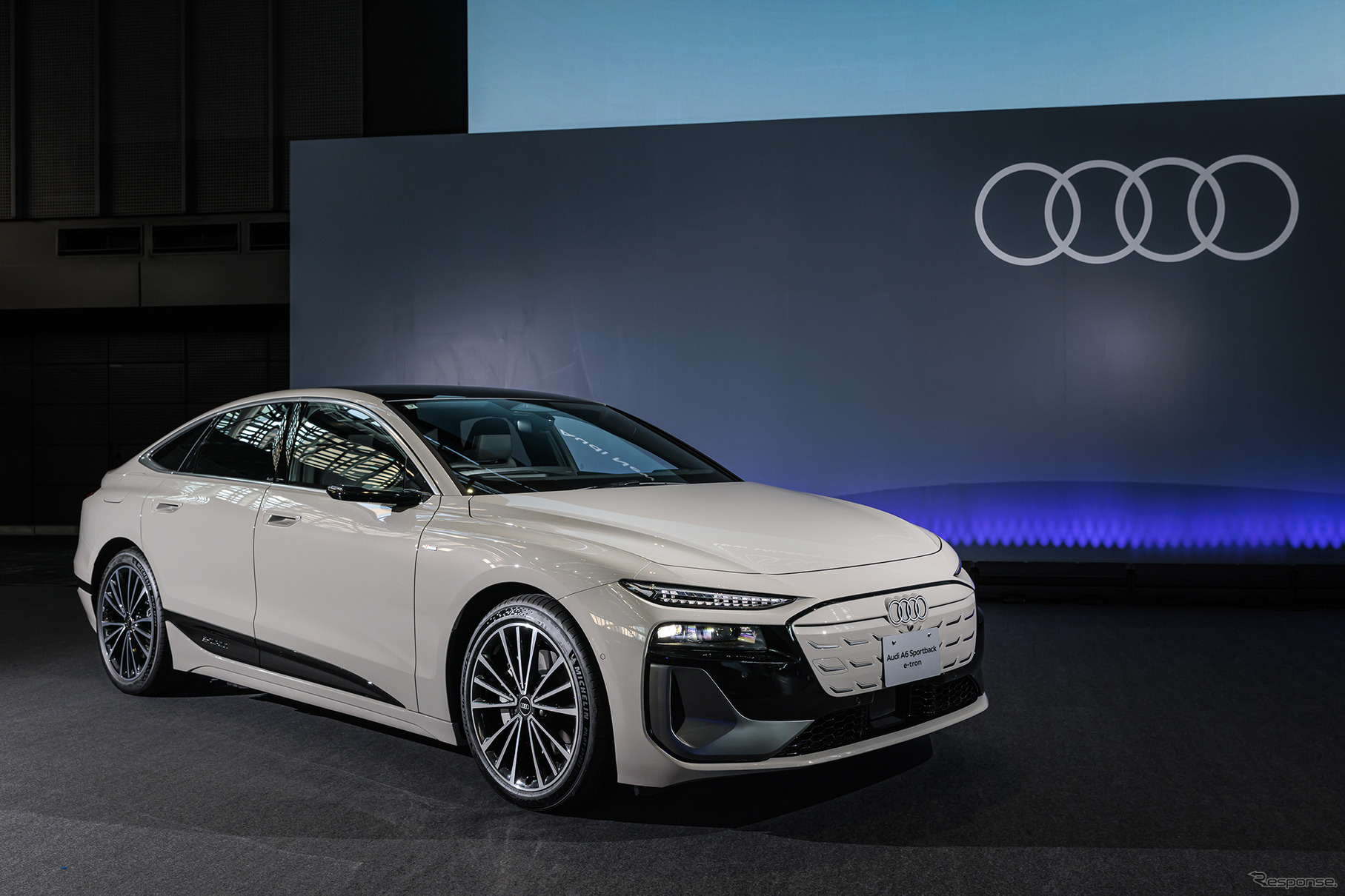アウディが24日に日本発表した『A6 e-tron』