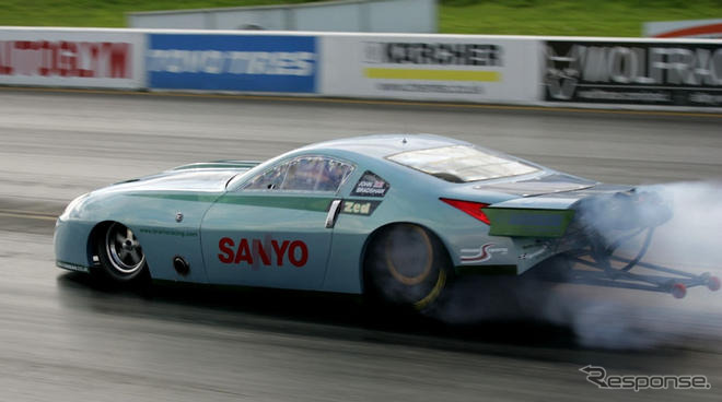 地上最速、日産 フェアレディZ ドラッグレーサー…0‐96km/hを1.2秒!!