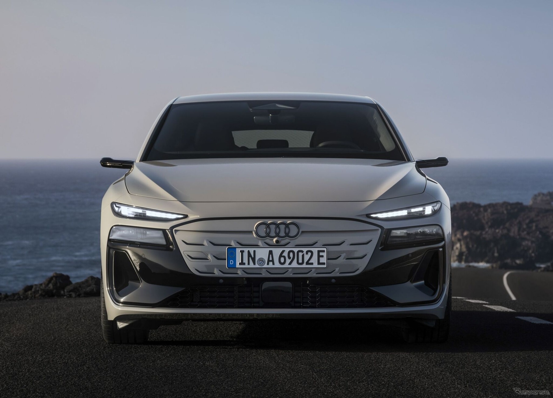 アウディ A6スポーツバックe-tron