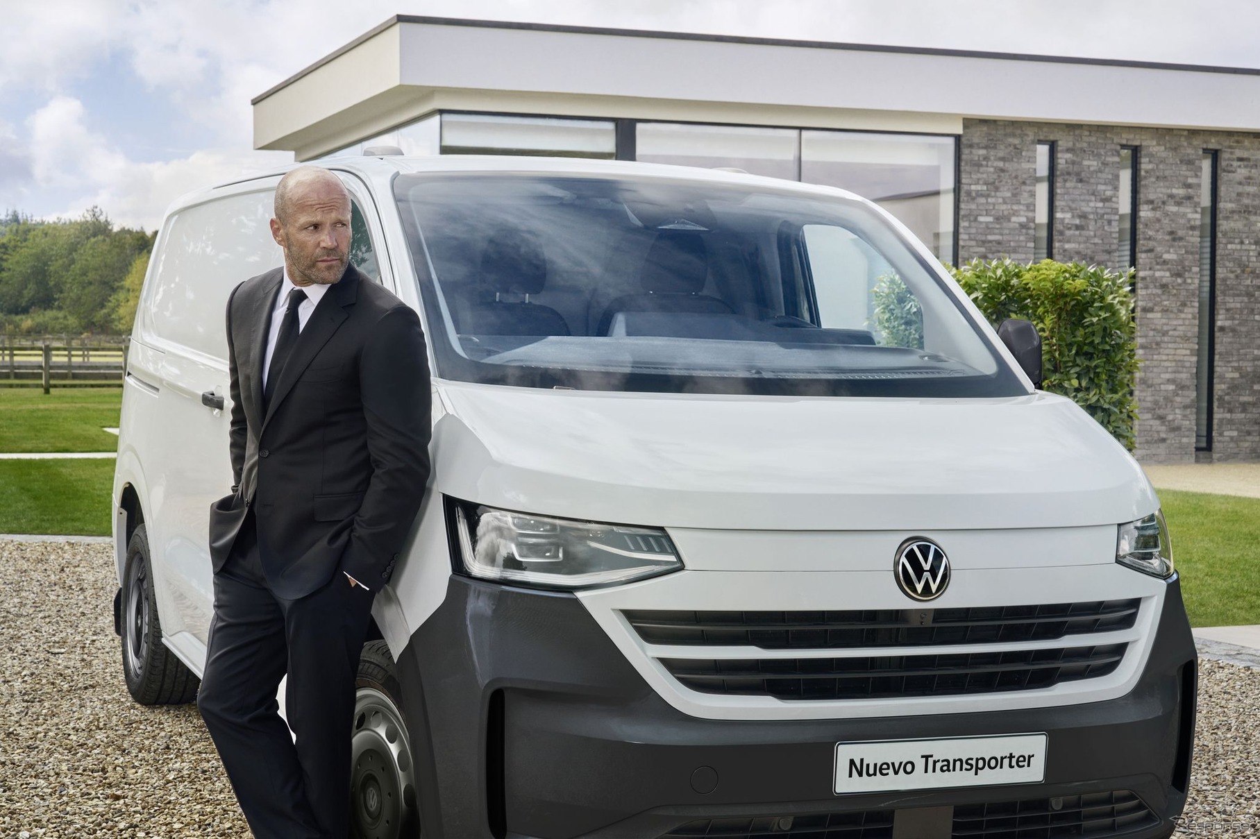 VW『トランスポーター・カーゴバン』新型とジェイソン・ステイサム