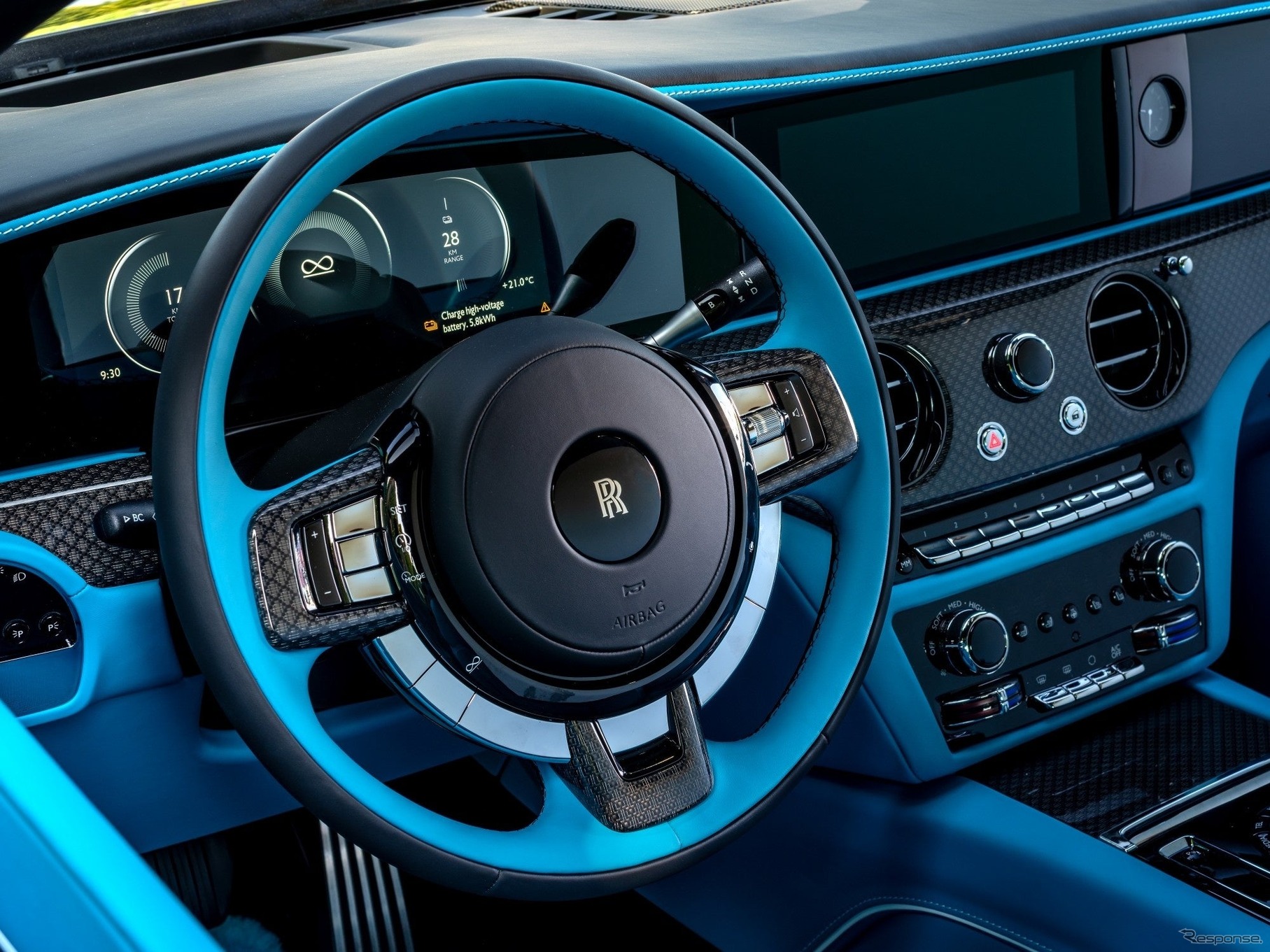 『ブラック・バッジ・スペクター』のビスポーク・コミッション