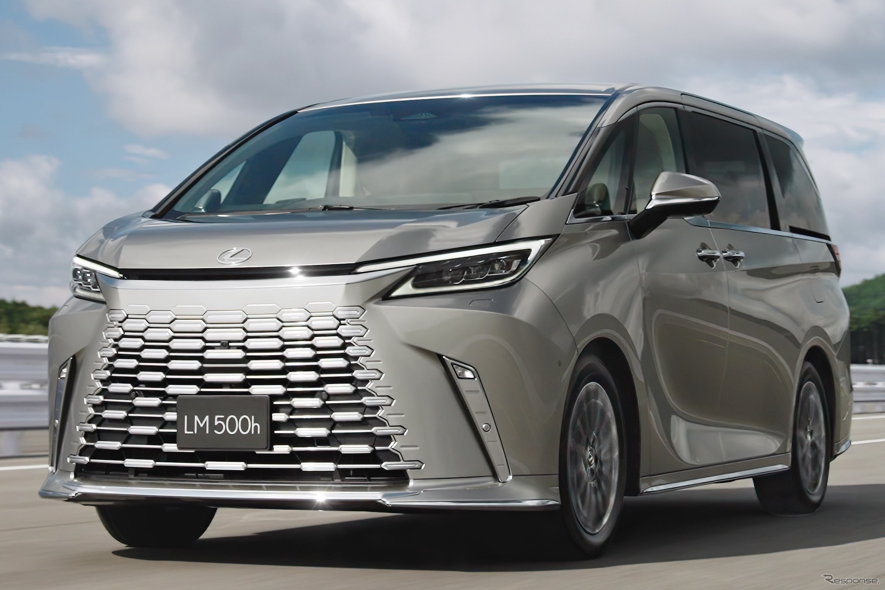 レクサス LM500h