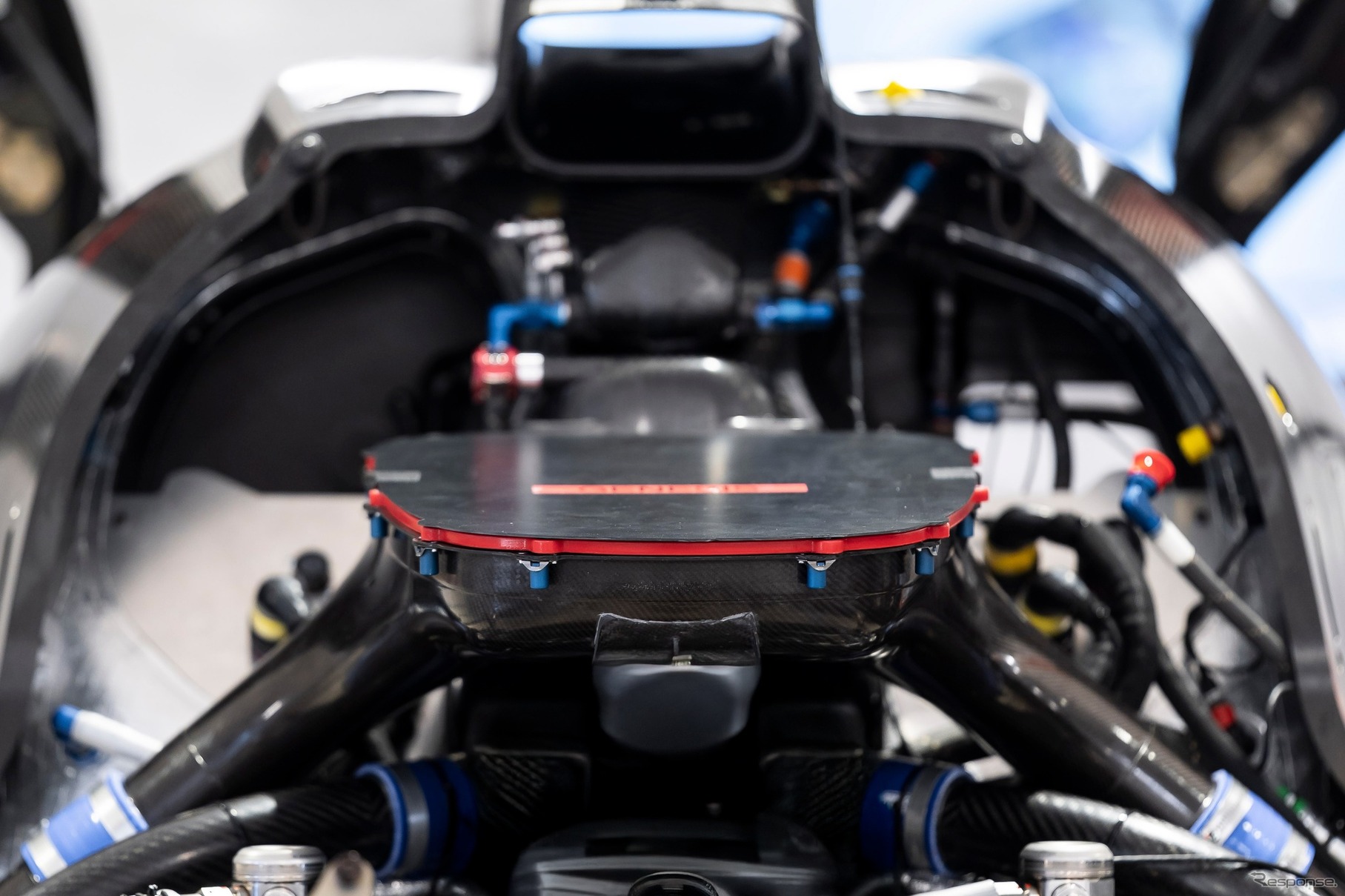 ジェネシスの新型ハイパーカー『GMR-001』のV8ツインターボエンジン