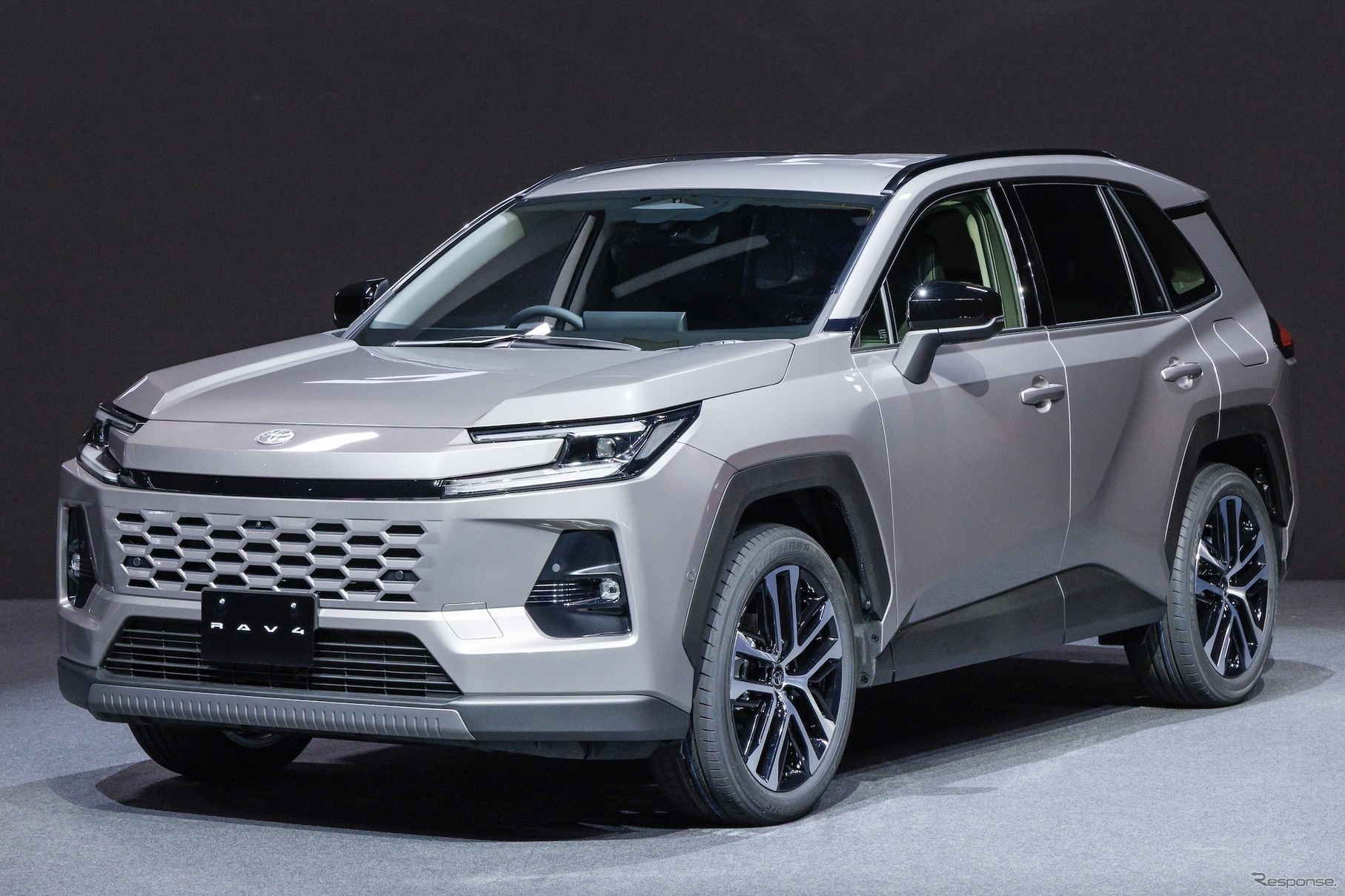 トヨタ RAV4 新型：CORE