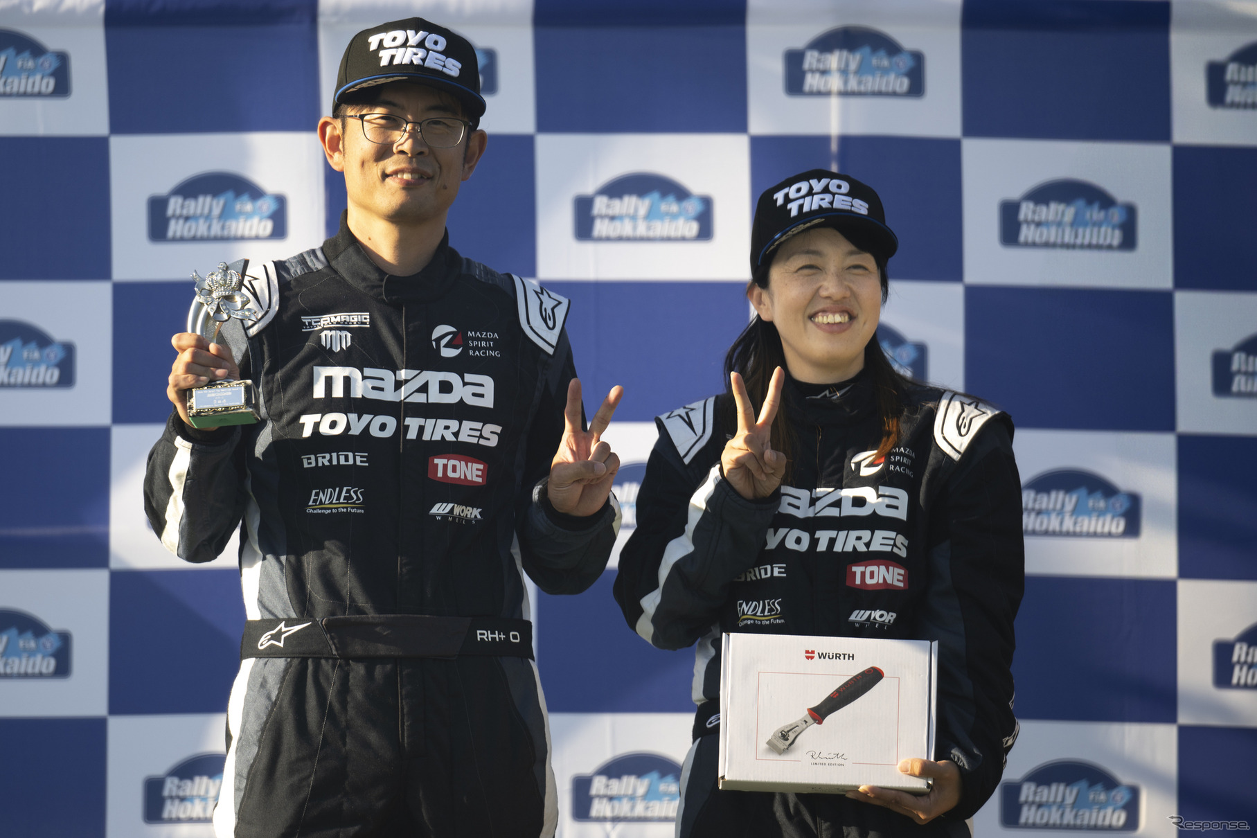ドライバー 寺川 和紘選手（左）/ コドライバー 石川美代子選手（右）
