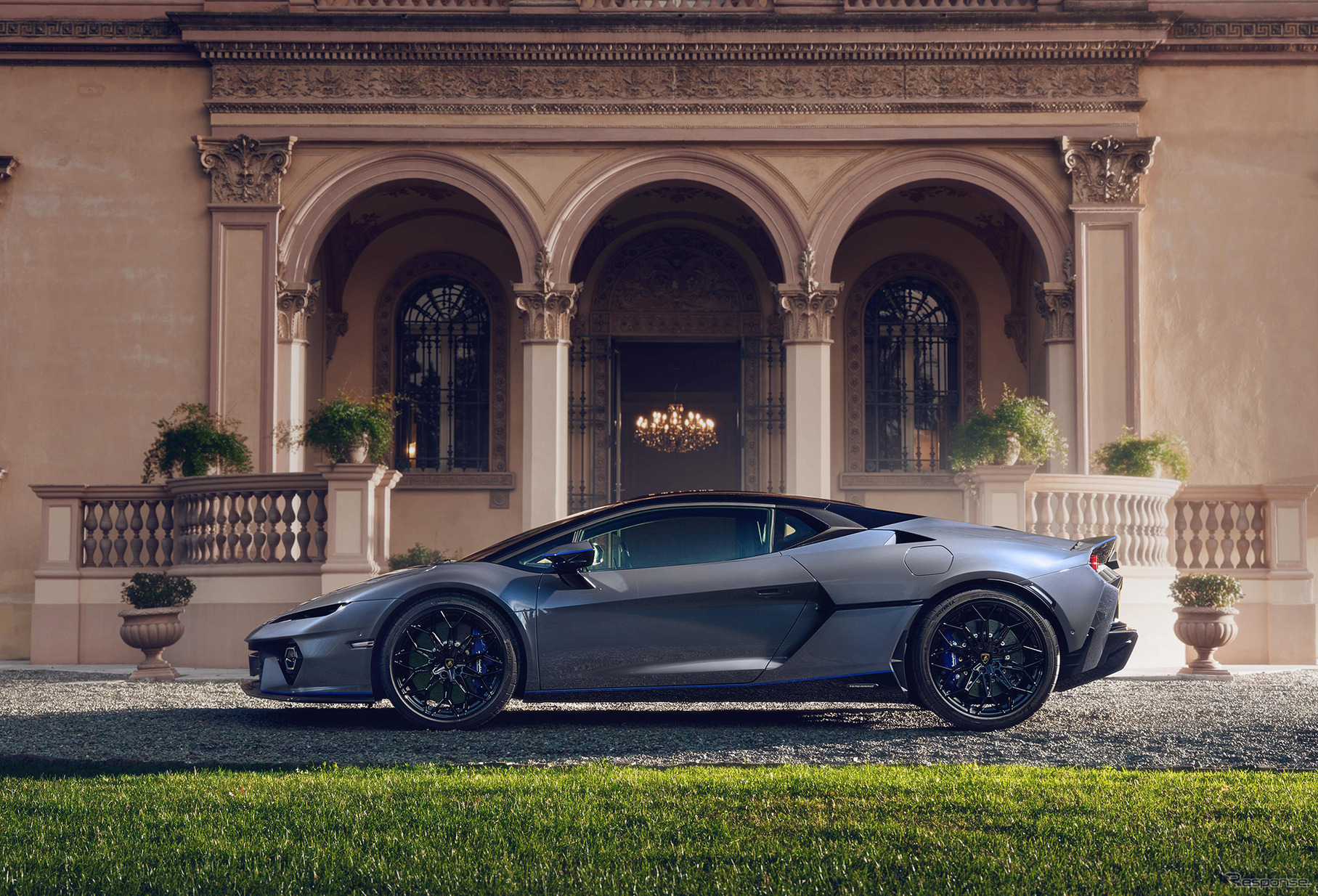 ランボルギーニ『テメラリオ』の初のアド・ペルソナム仕様車「ポルト・チェルヴォ」