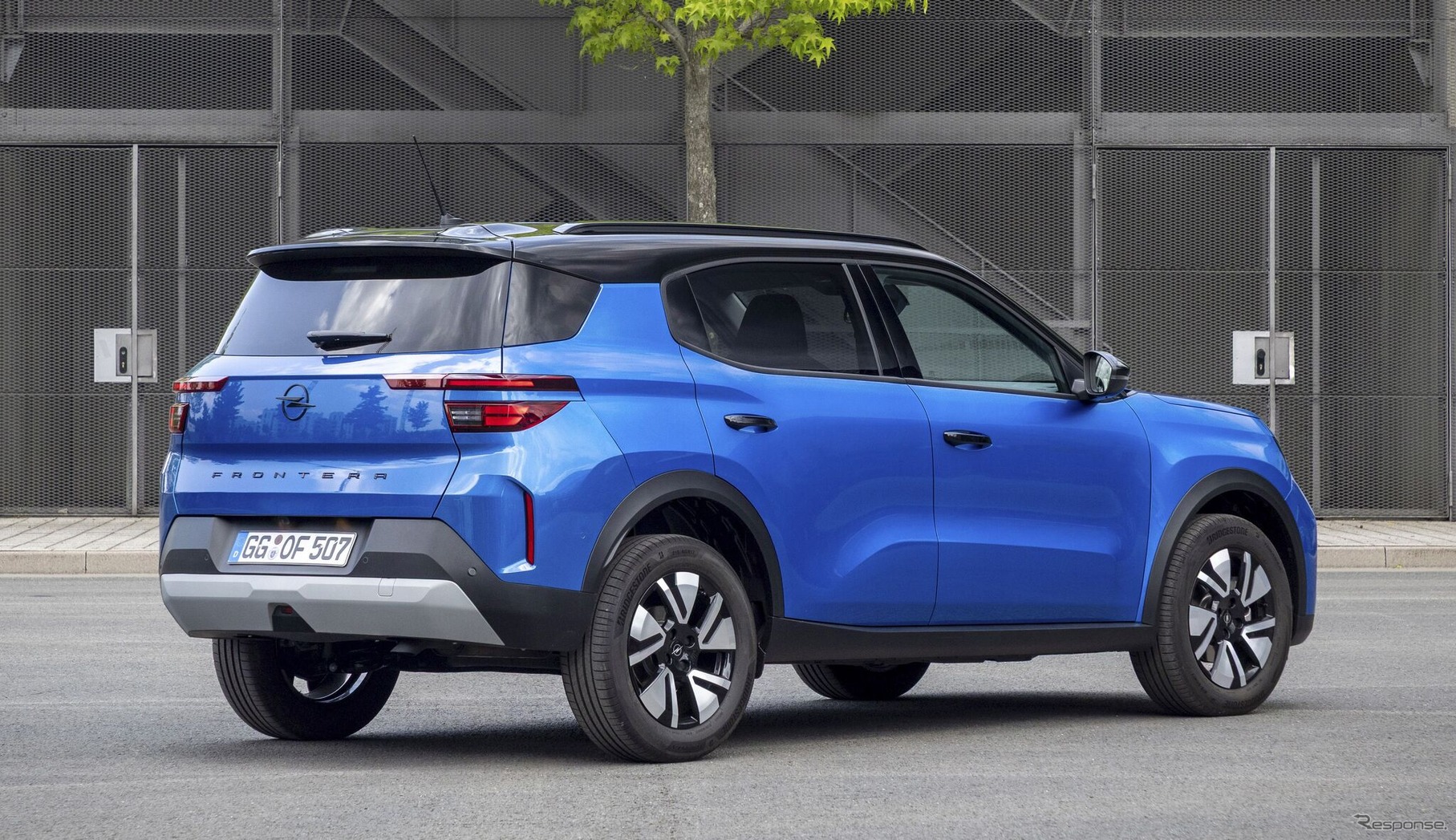 オペル『フロンテラ』の3列シート7人乗り仕様