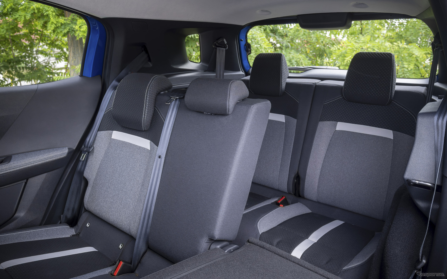 オペル『フロンテラ』の3列シート7人乗り仕様