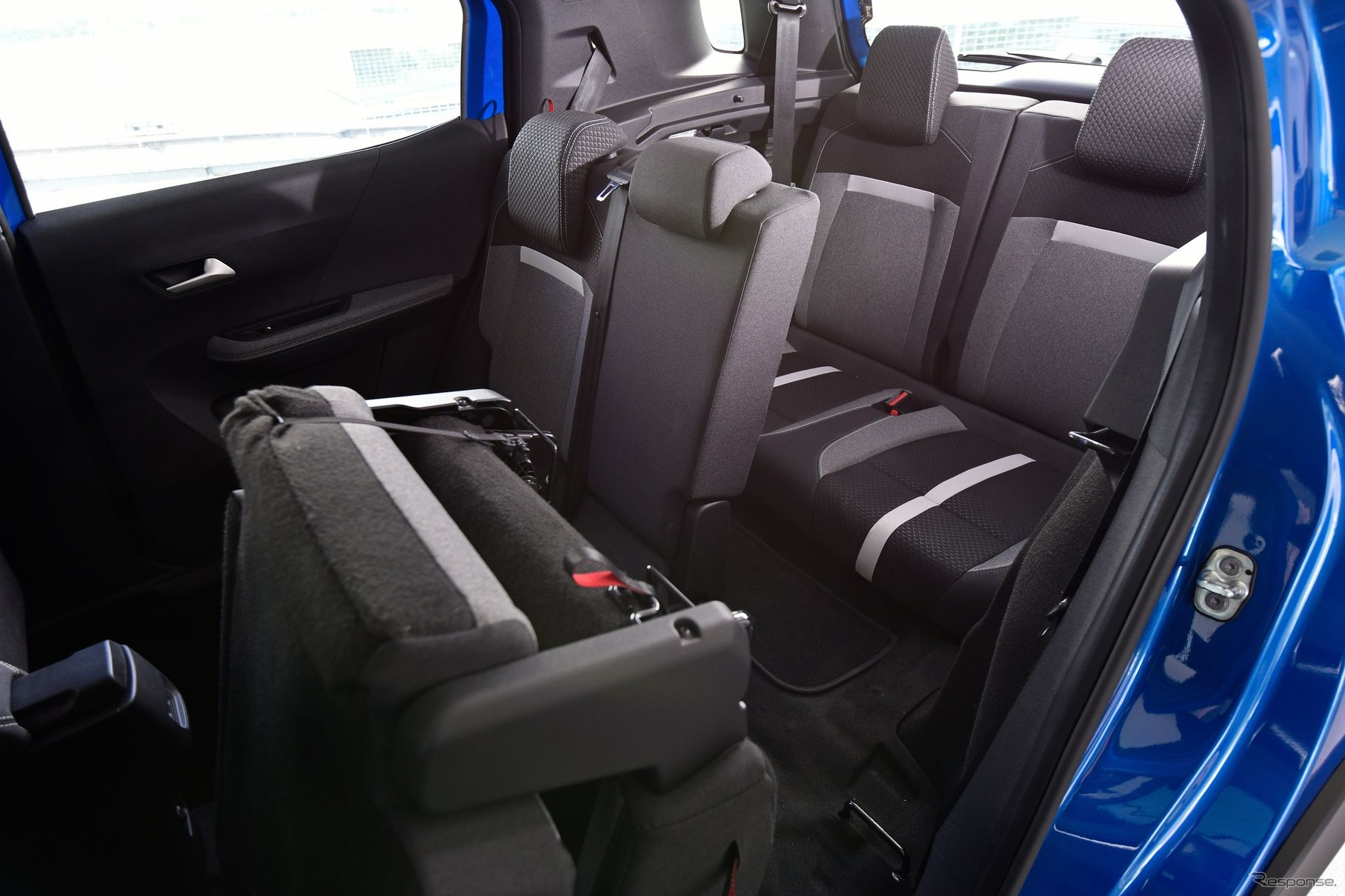 オペル『フロンテラ』の3列シート7人乗り仕様