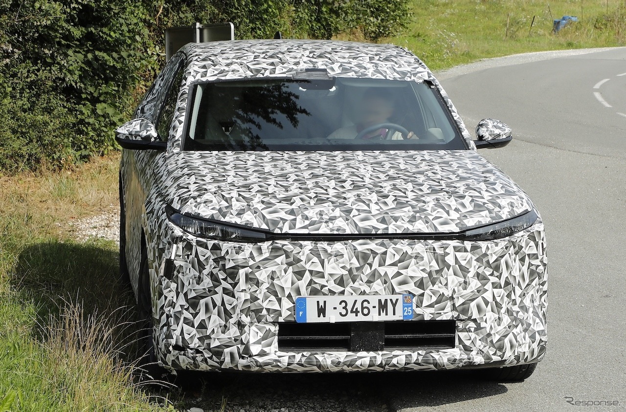 DS 7 次期型のプロトタイプ