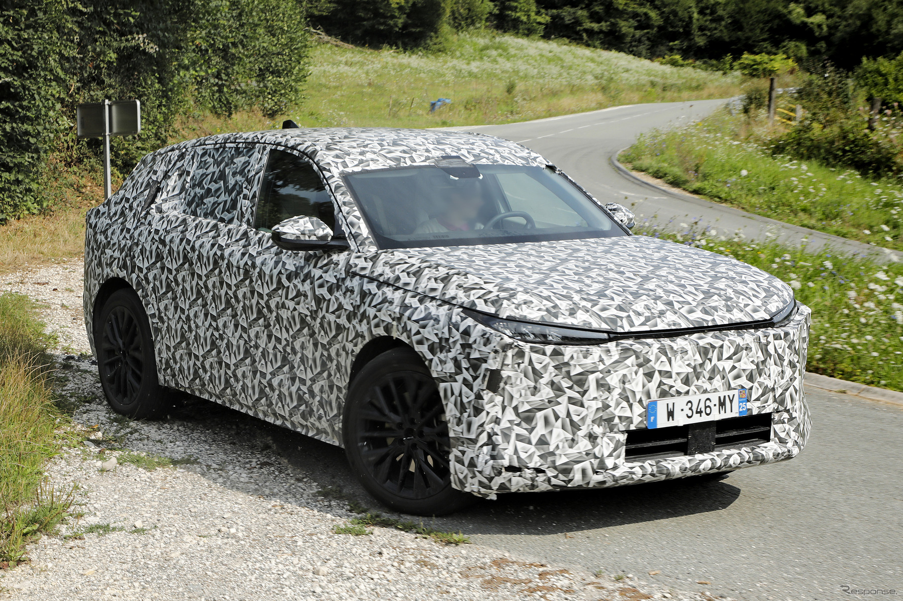 DS 7 次期型のプロトタイプ