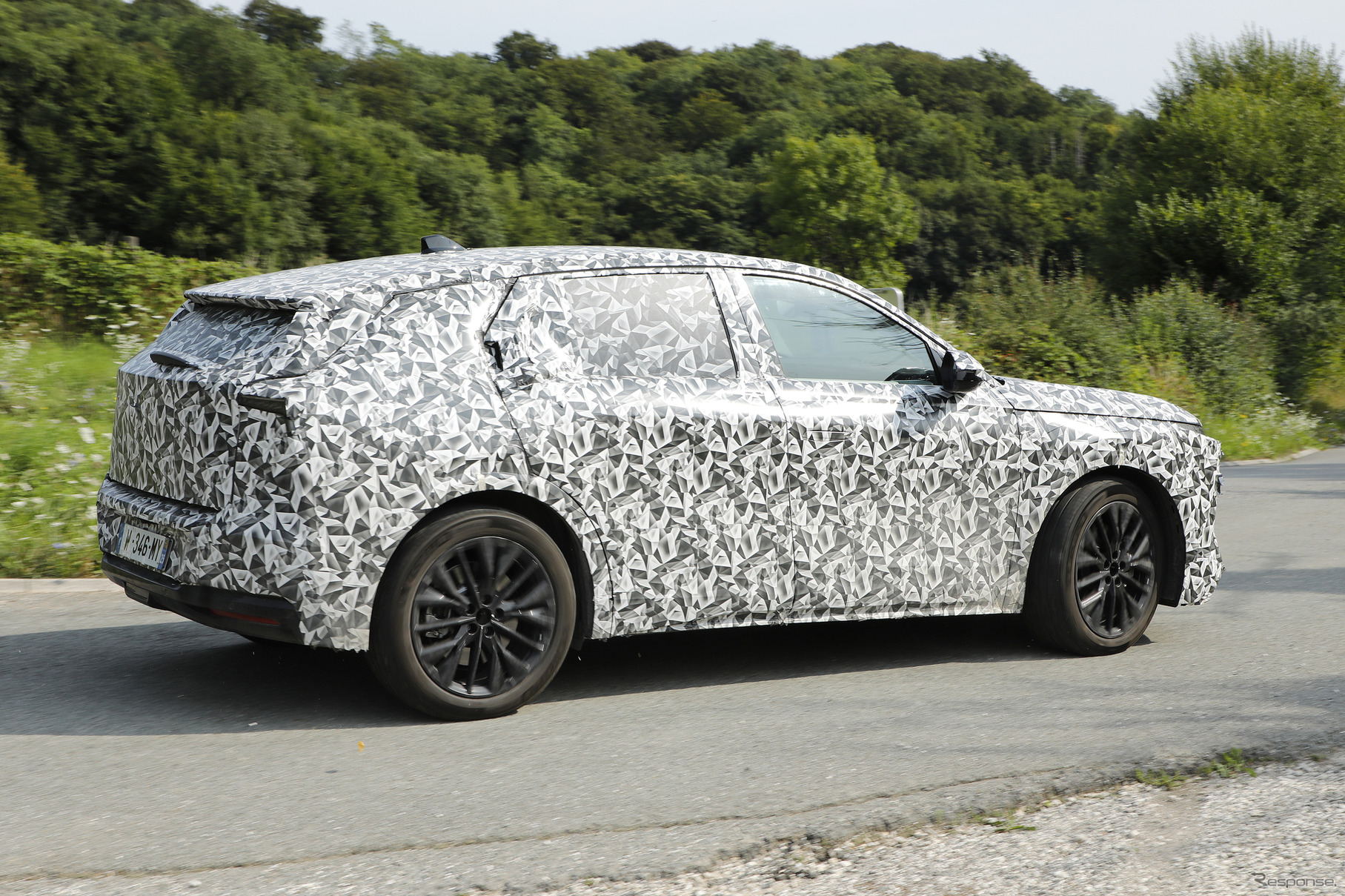 DS 7 次期型のプロトタイプ