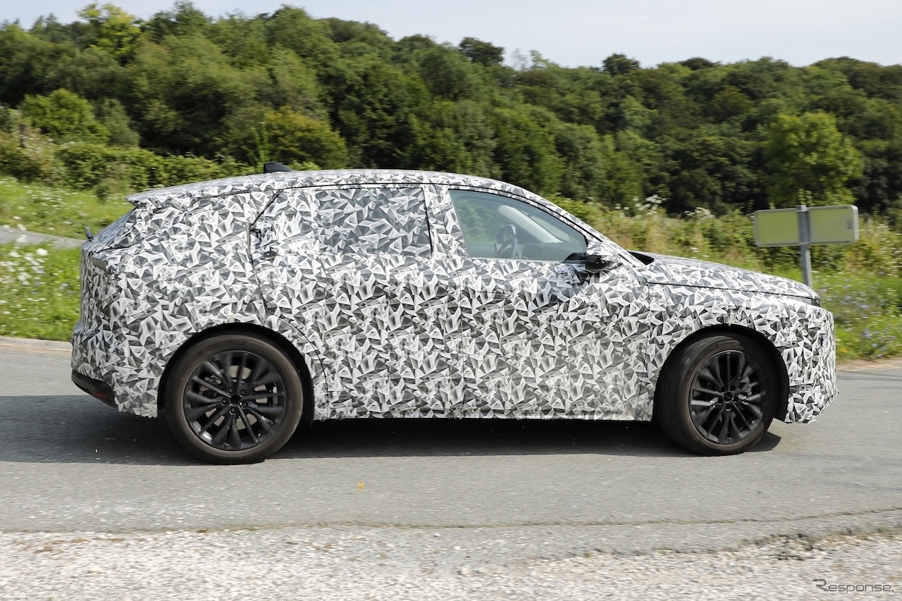 DS 7 次期型のプロトタイプ