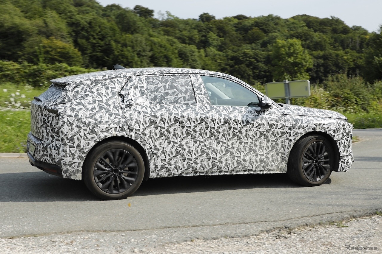 DS 7 次期型のプロトタイプ