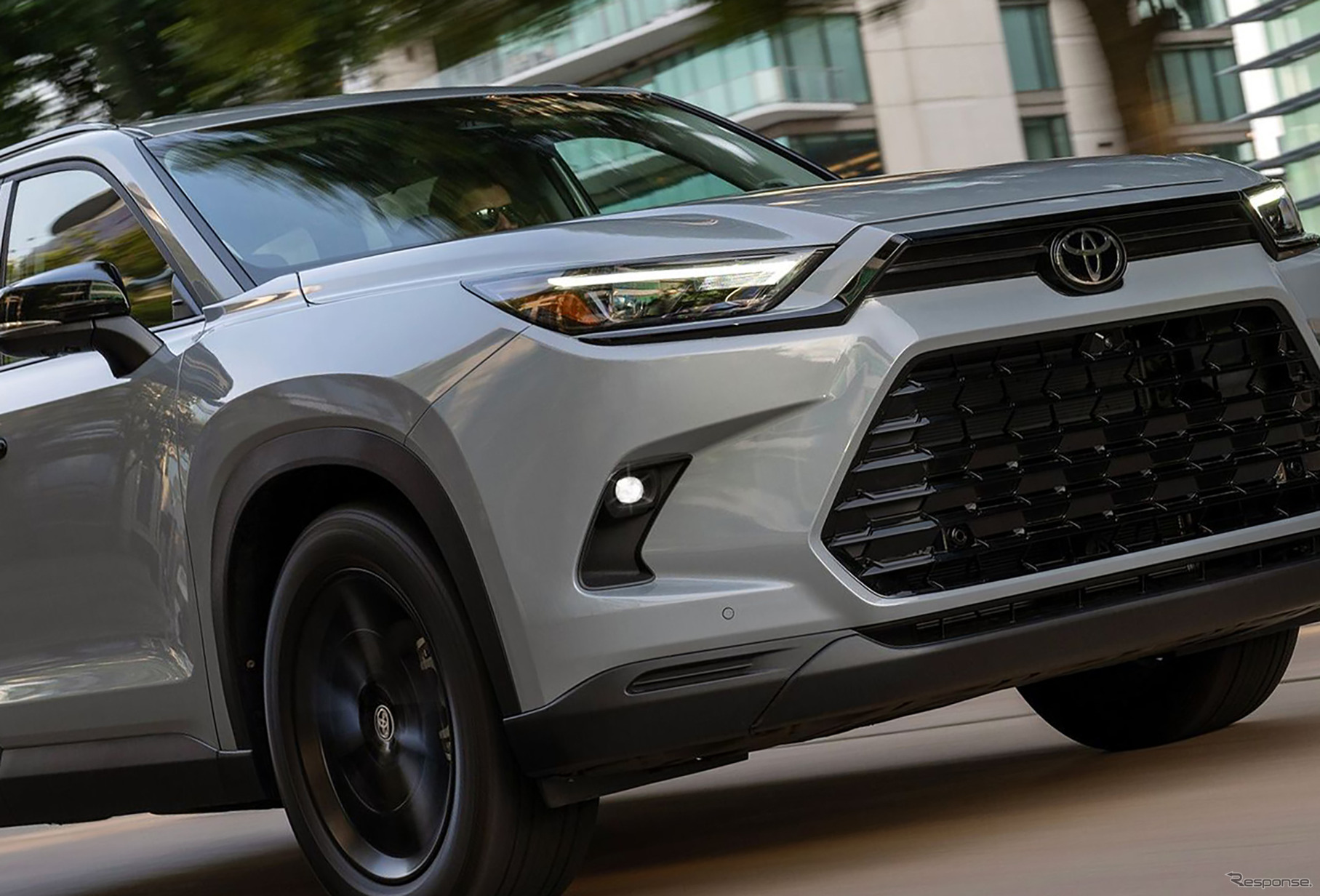 トヨタ・グランドハイランダーの「ハイブリッド ナイトシェード エディション」