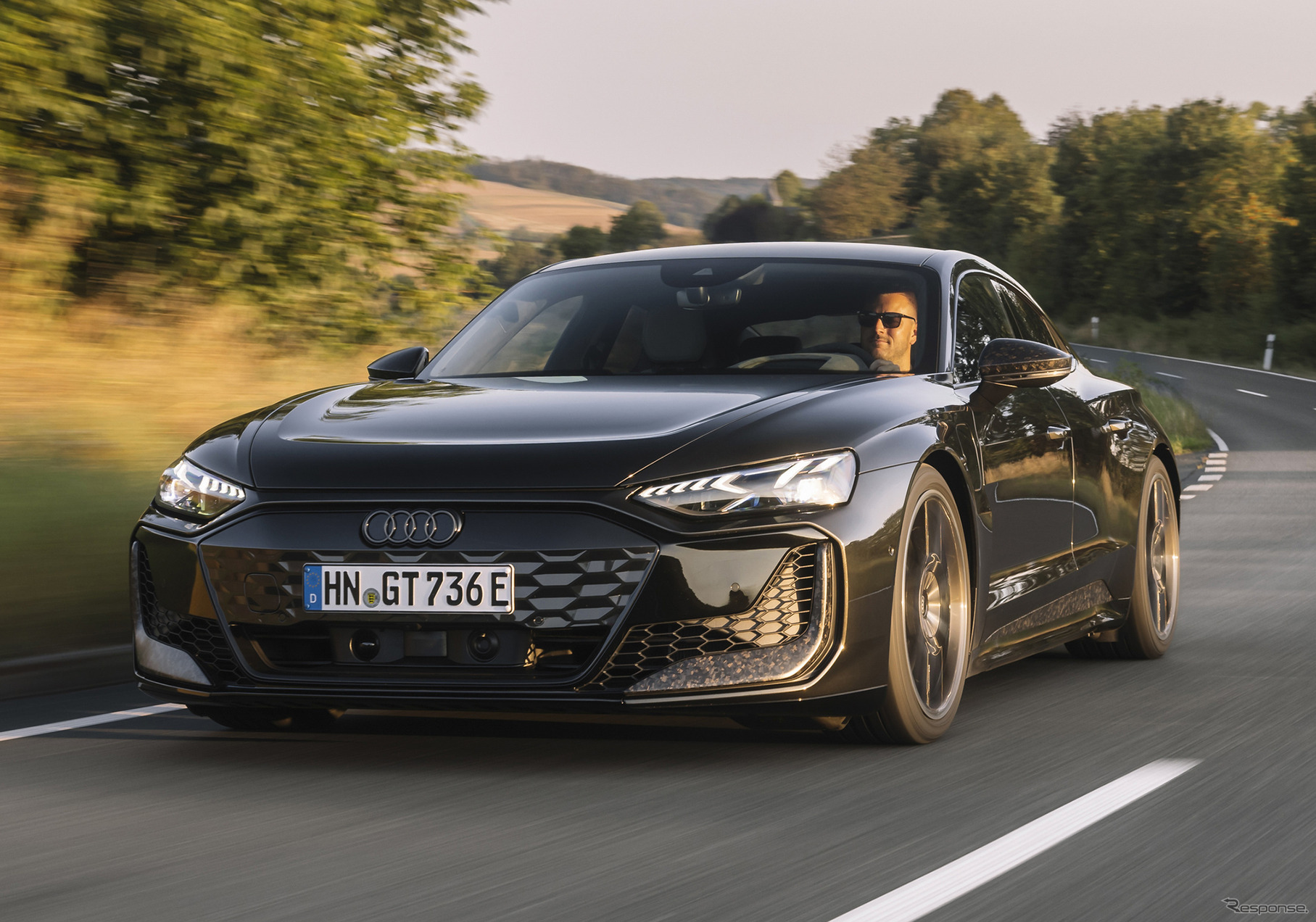 アウディ『RS e-tron GT performance exclusive edition』