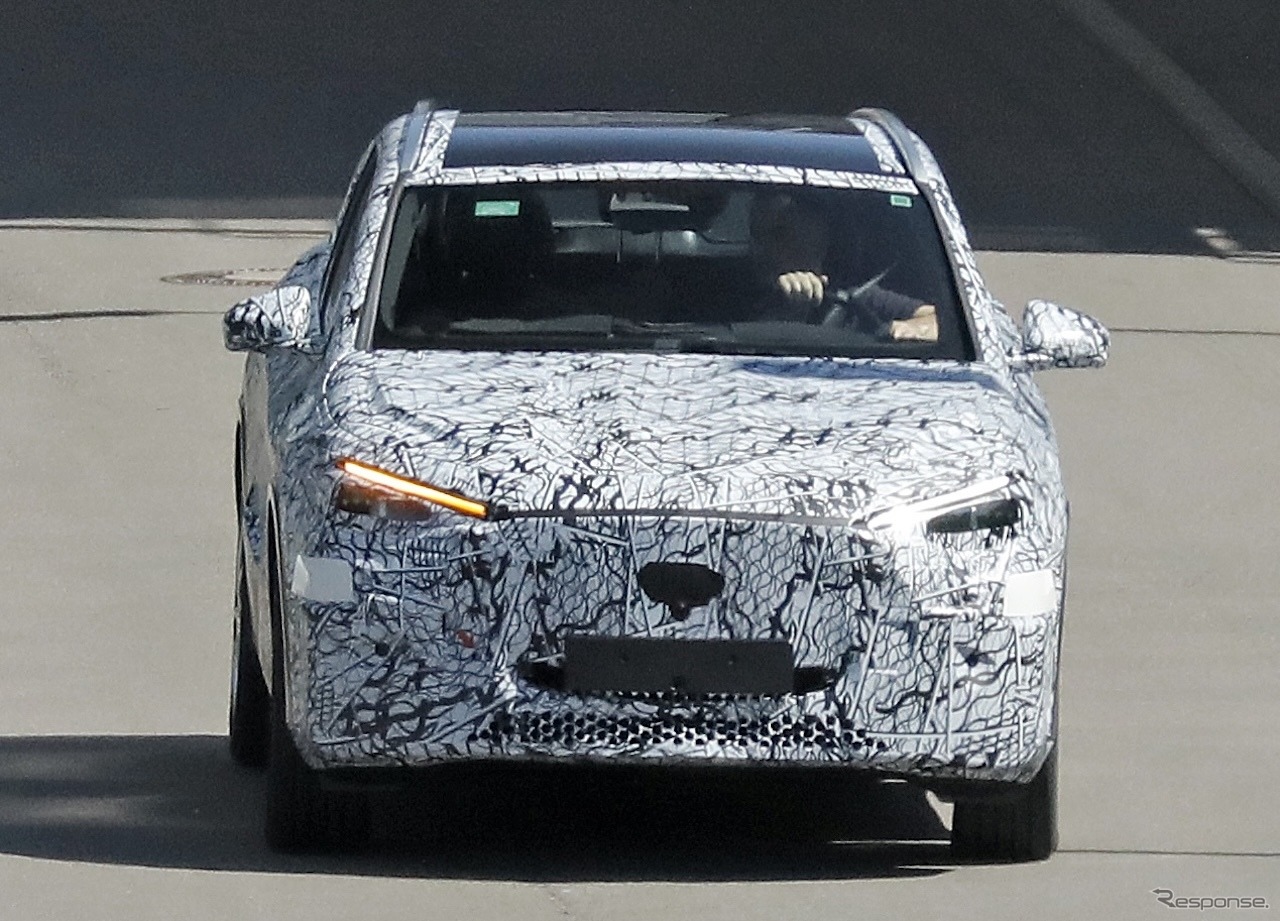 メルセデスベンツ GLA 次期型のプロトタイプ