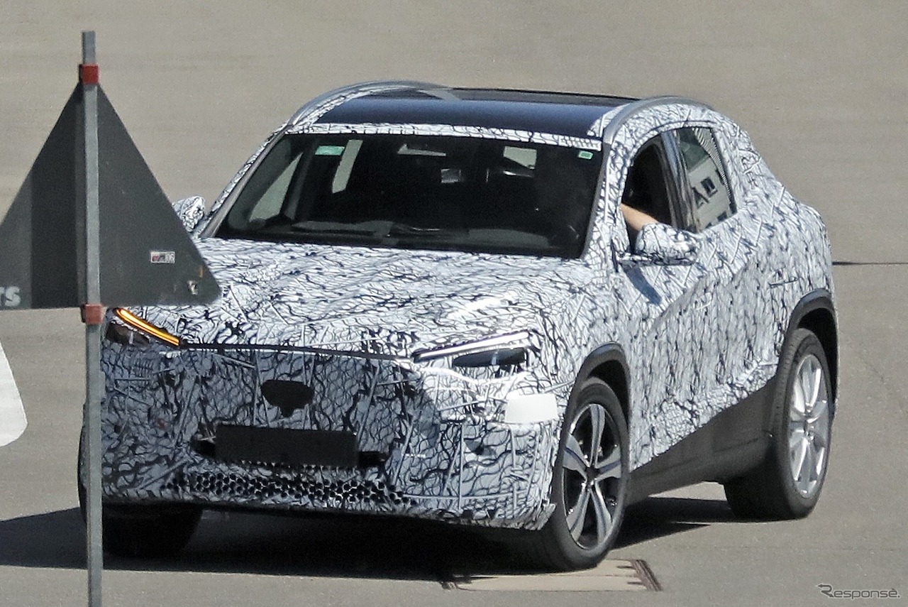 メルセデスベンツ GLA 次期型のプロトタイプ