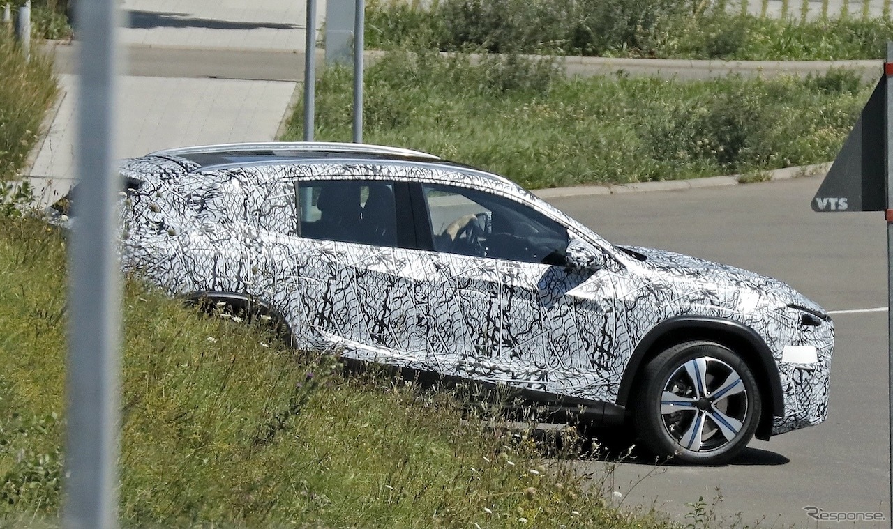 メルセデスベンツ GLA 次期型のプロトタイプ