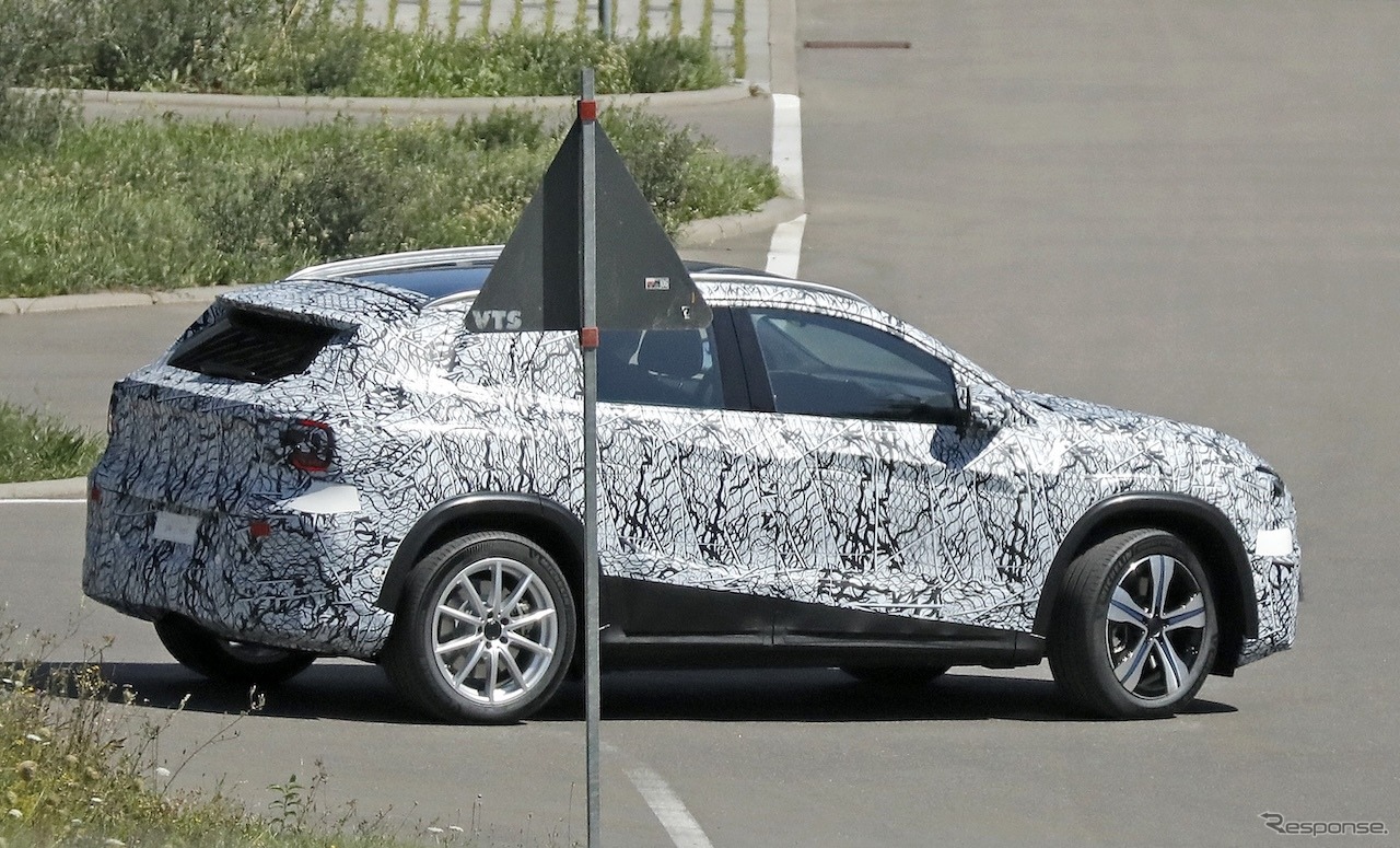 メルセデスベンツ GLA 次期型のプロトタイプ