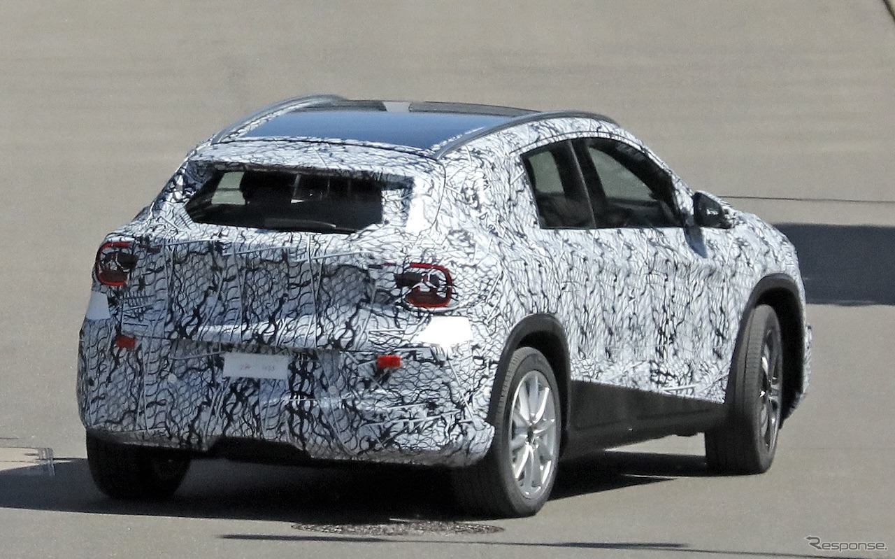 メルセデスベンツ GLA 次期型のプロトタイプ