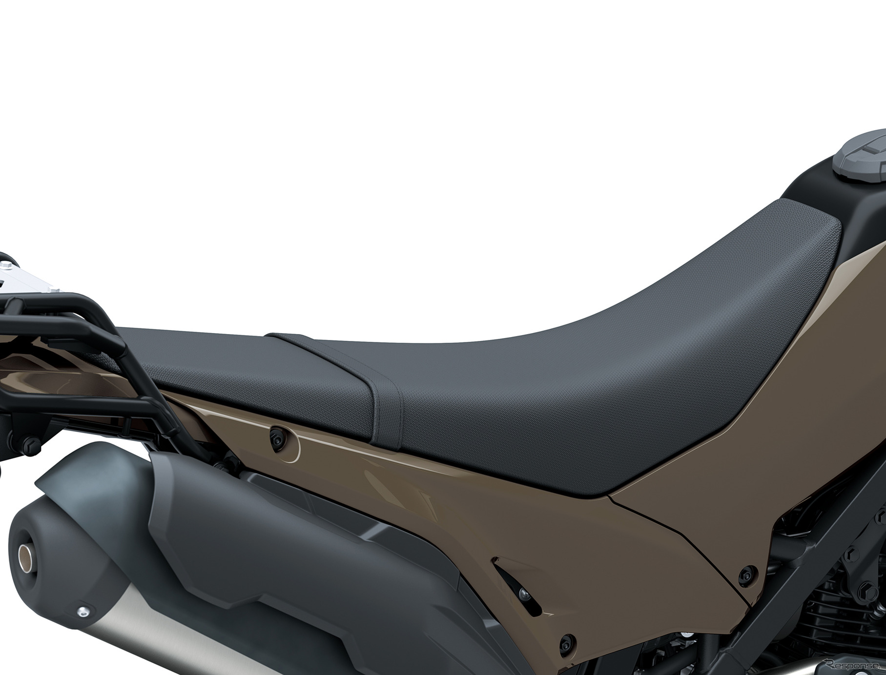 最低地上高240mmを確保しながら845mmに抑えたシート高