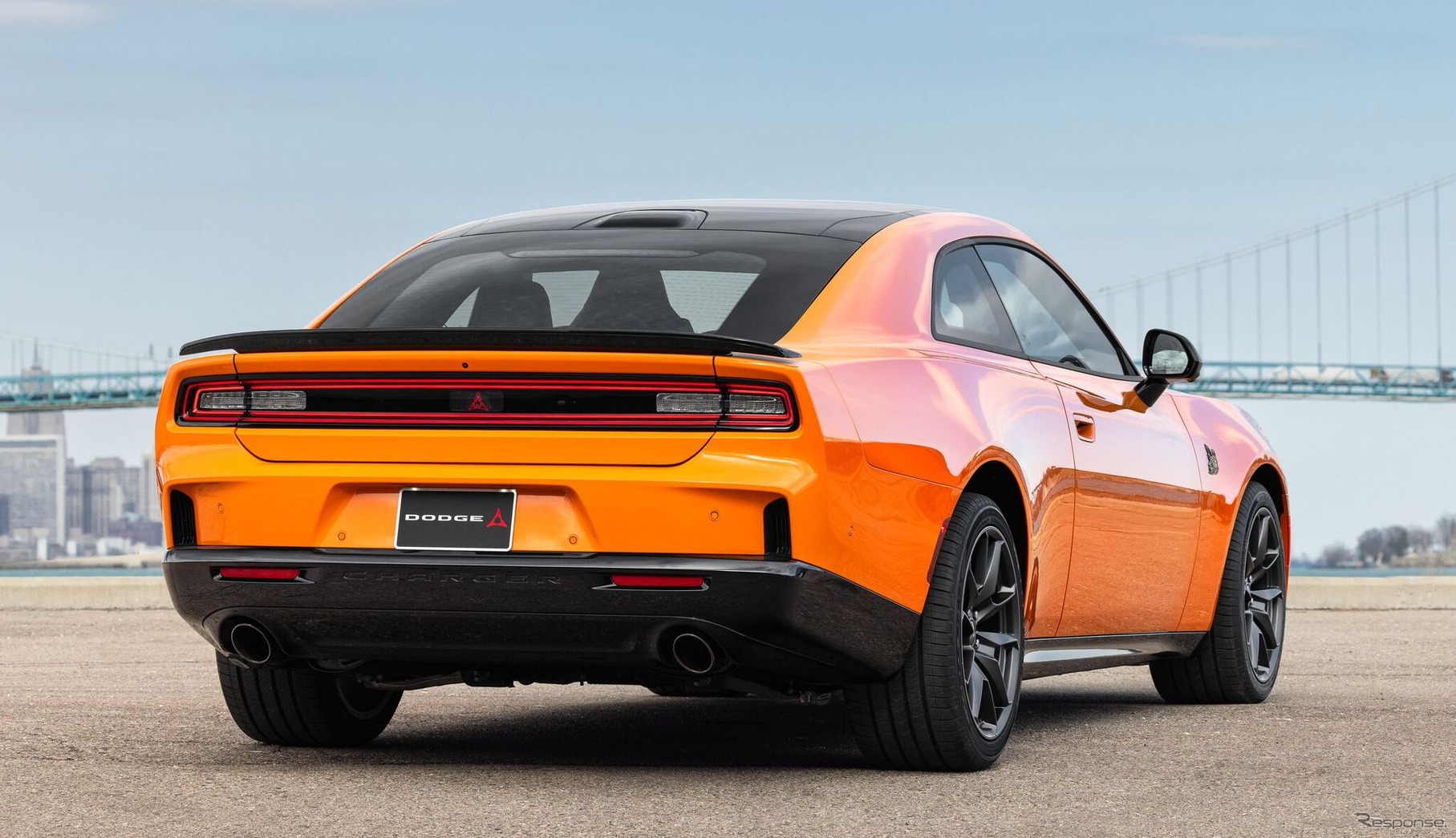 ダッジ『チャージャー』の内燃エンジン仕様の「スキャットパック」