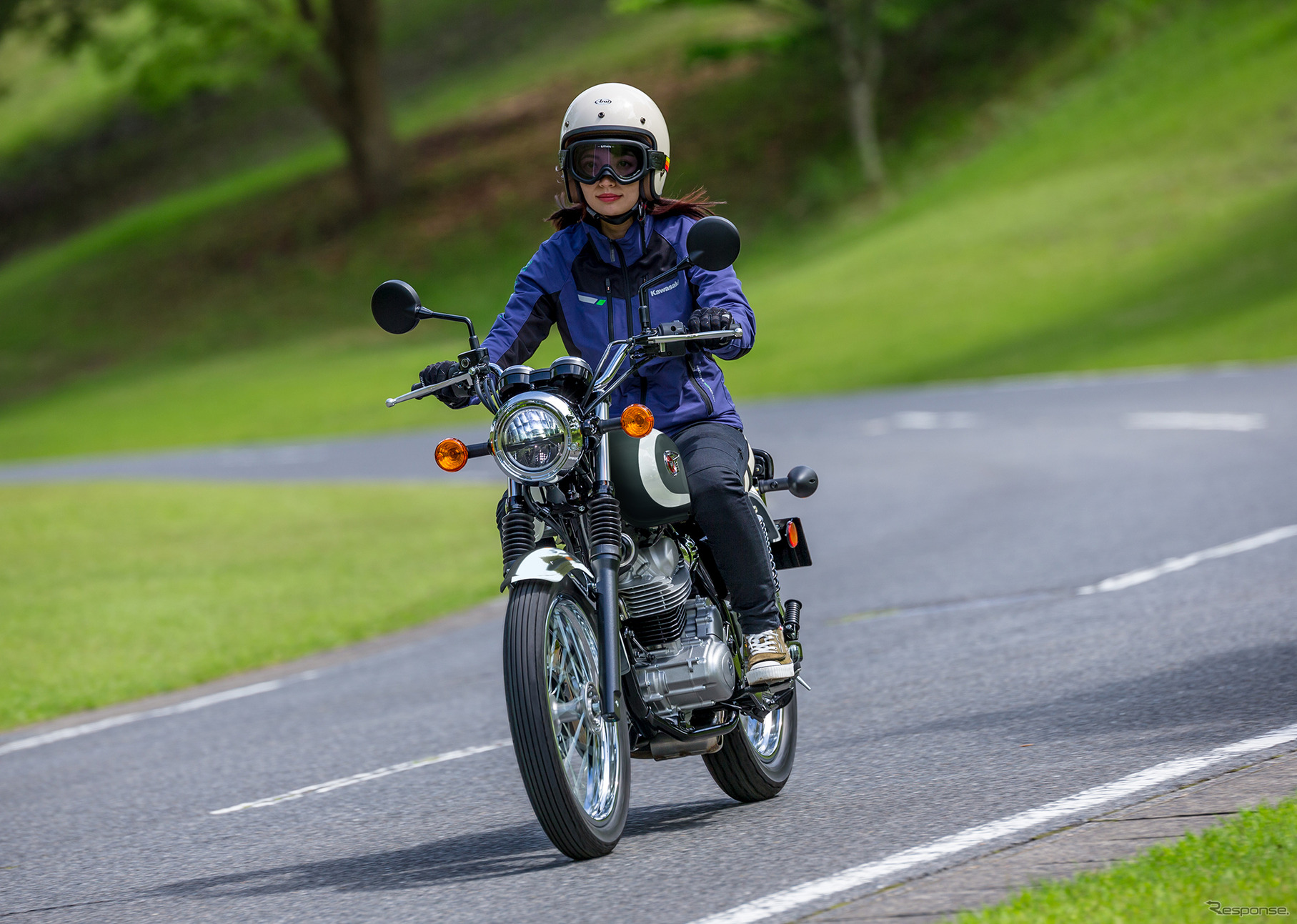 カワサキ W230（メタリックマットダークグリーン×エボニー）