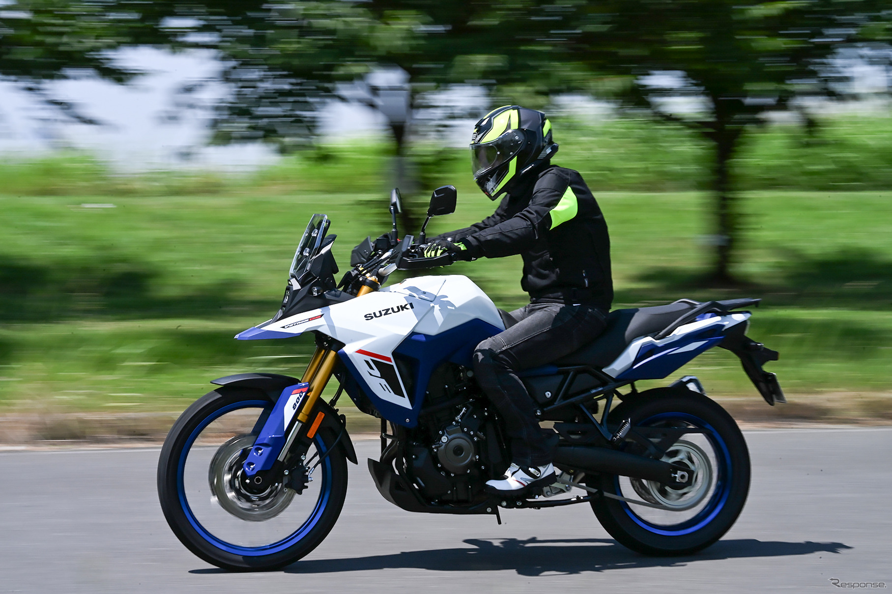 スズキ Vストローム800DE