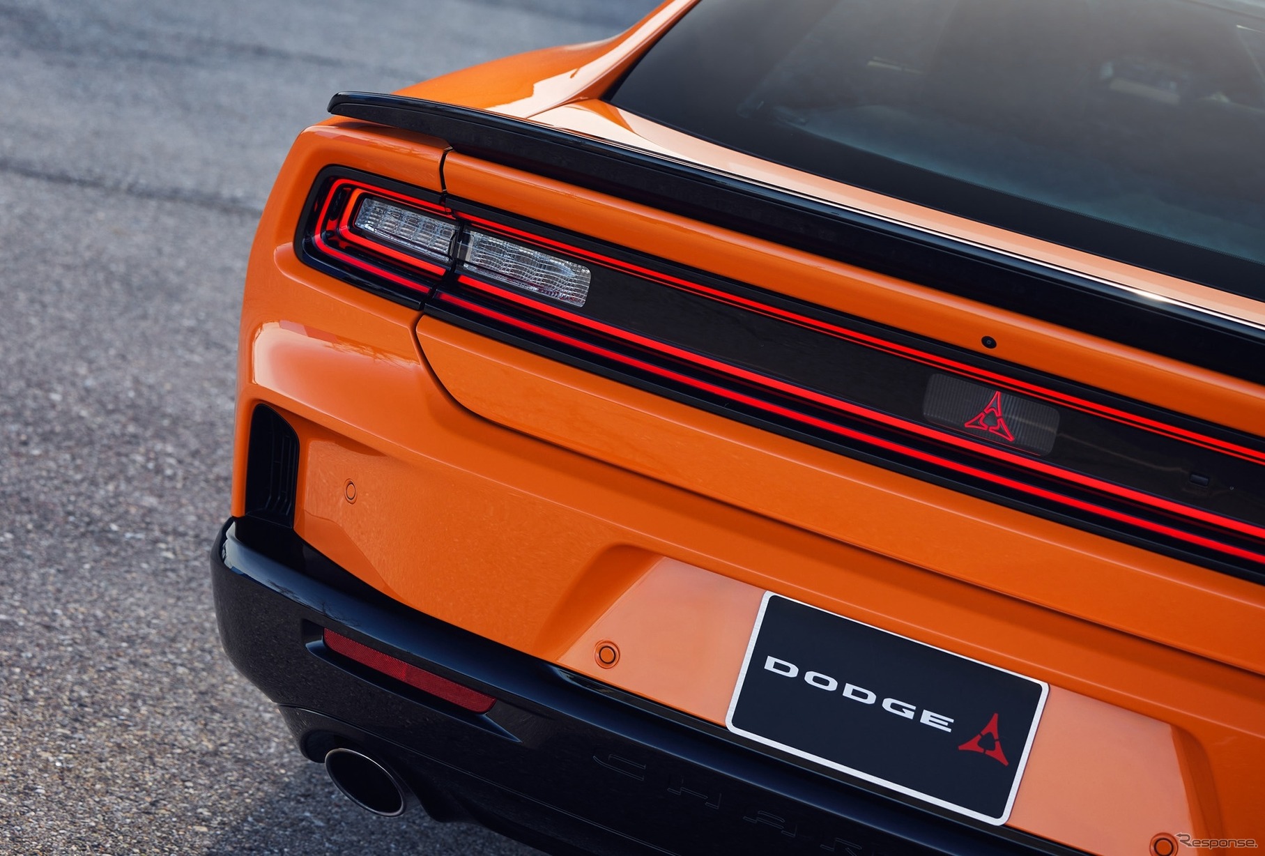 ダッジ『チャージャー』の内燃エンジン仕様の「スキャットパック」