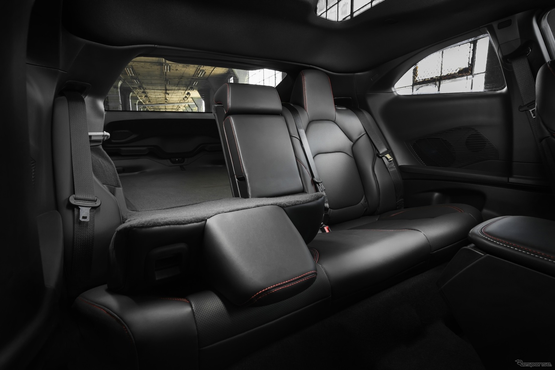 ダッジ『チャージャー』の内燃エンジン仕様の「スキャットパック」