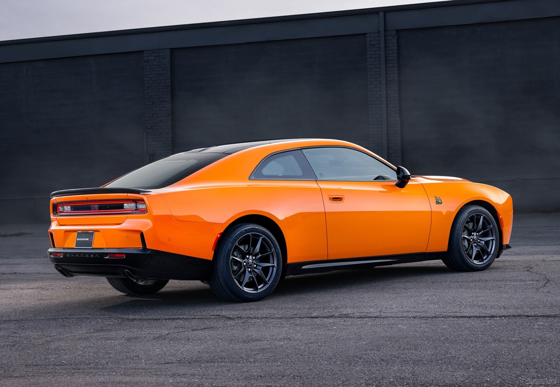 ダッジ『チャージャー』の内燃エンジン仕様の「スキャットパック」