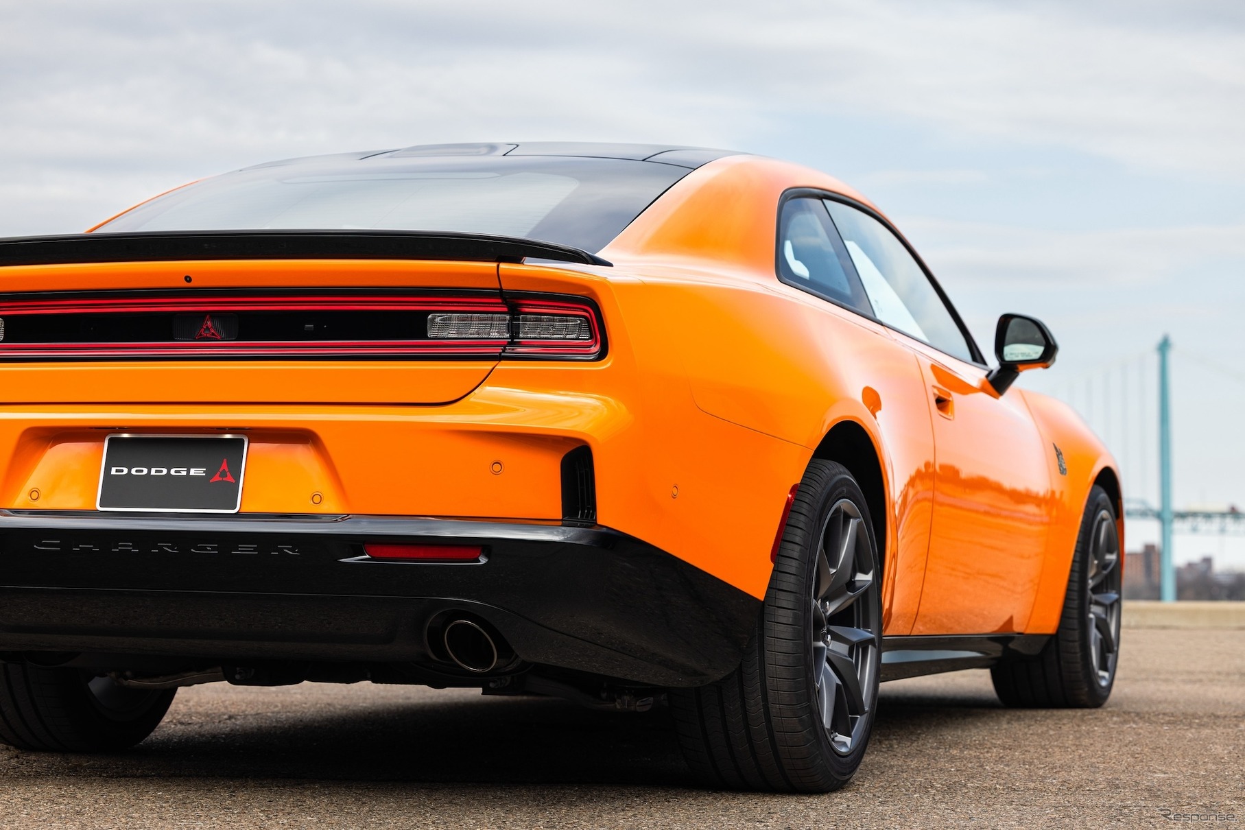 ダッジ『チャージャー』の内燃エンジン仕様の「スキャットパック」