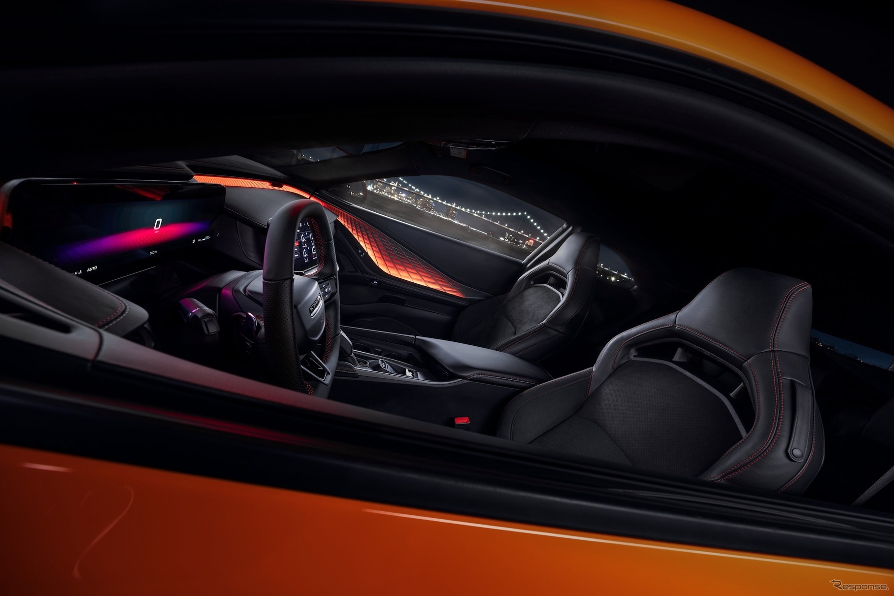 ダッジ『チャージャー』の内燃エンジン仕様の「スキャットパック」