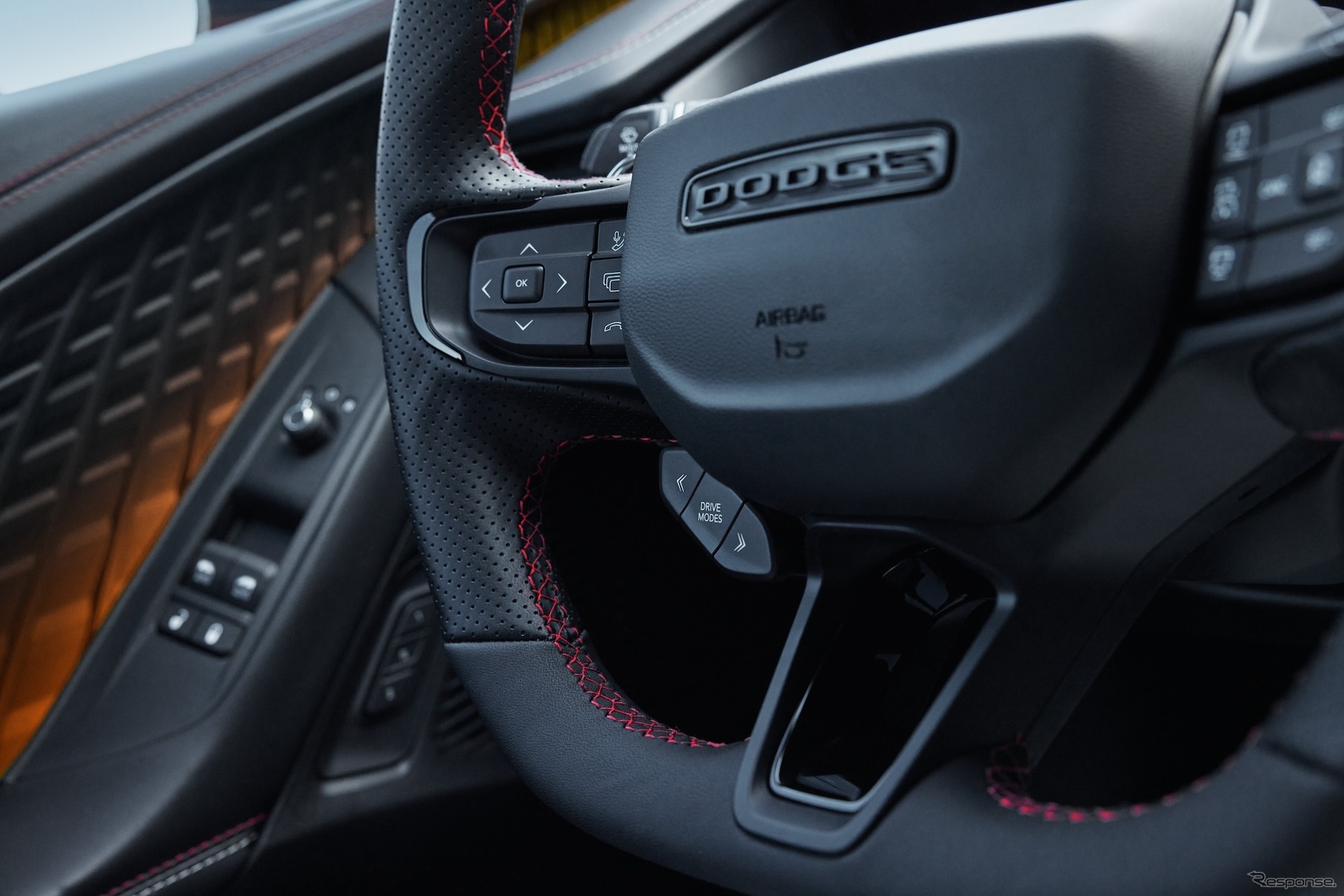 ダッジ『チャージャー』の内燃エンジン仕様の「スキャットパック」