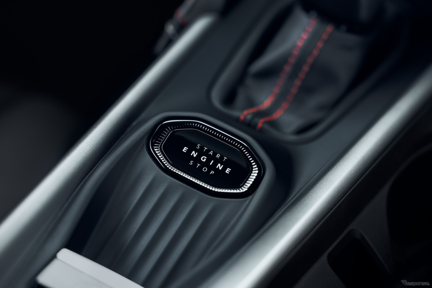 ダッジ『チャージャー』の内燃エンジン仕様の「スキャットパック」