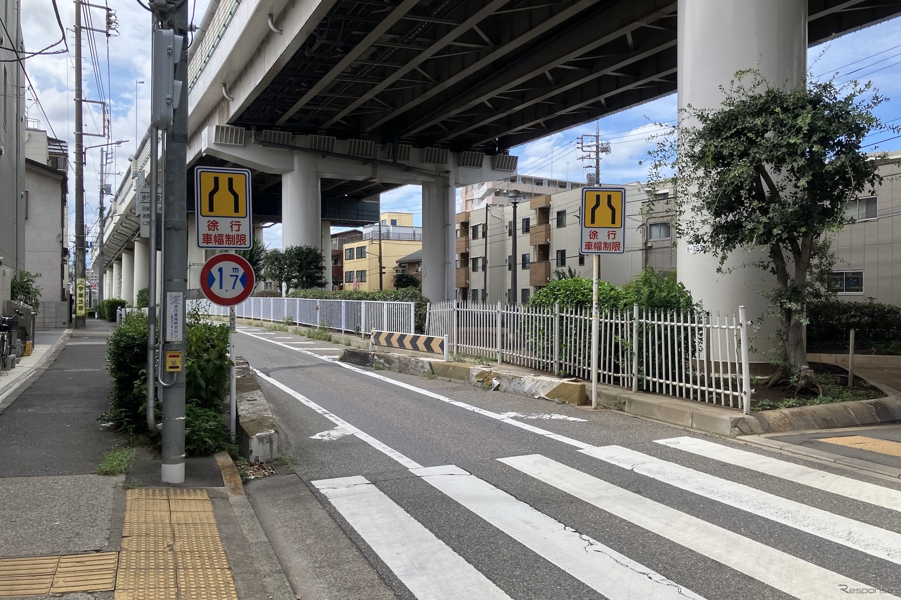 狭い道！ 制限1.7mの東京都板橋区道