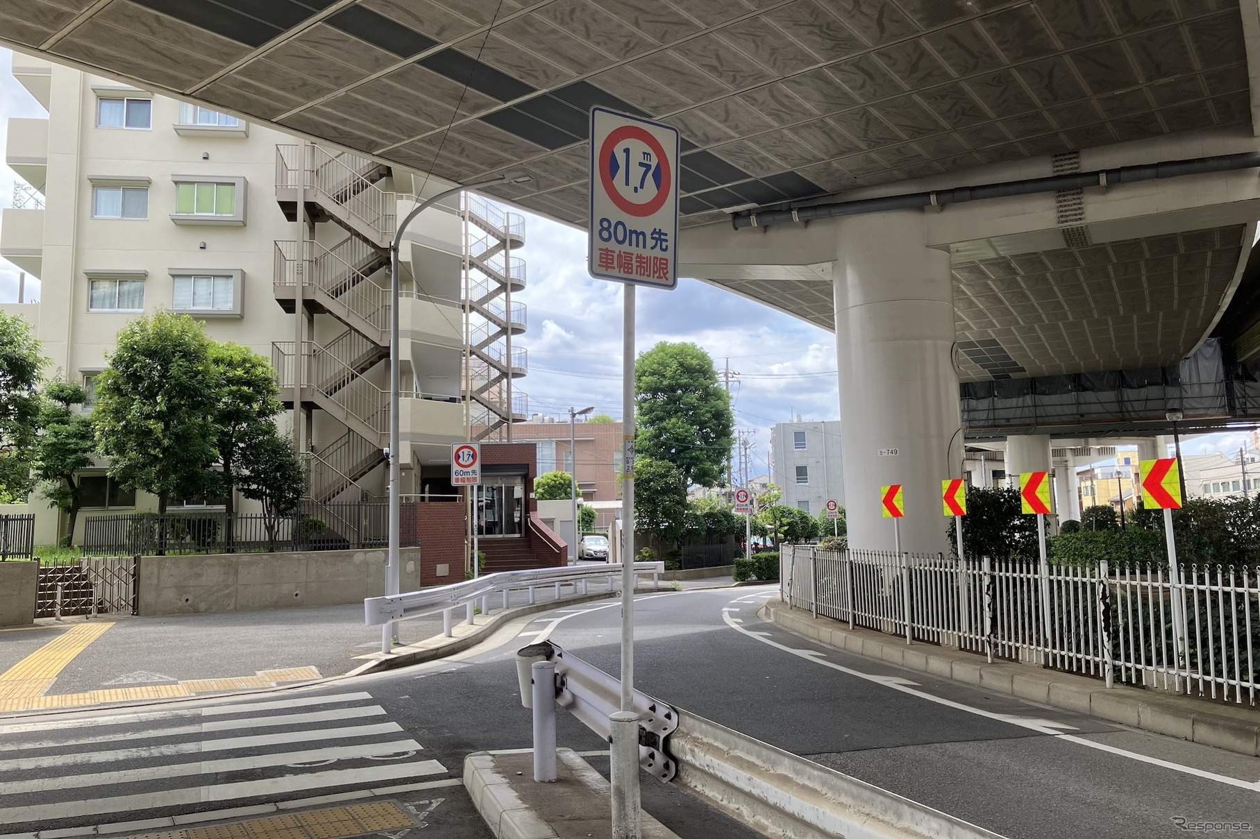 狭い道！ 制限1.7mの東京都板橋区道