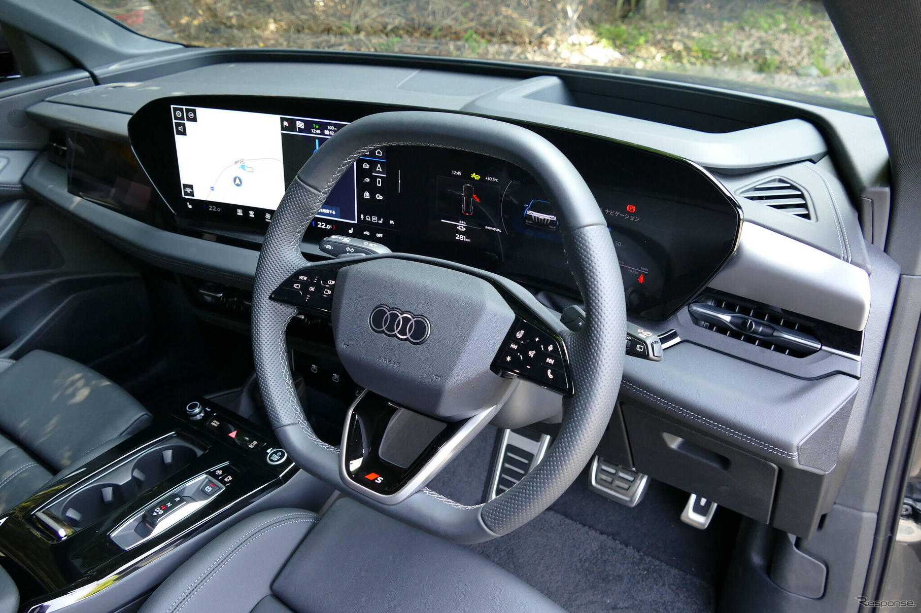 アウディ Q6 e-tron quattro advanced