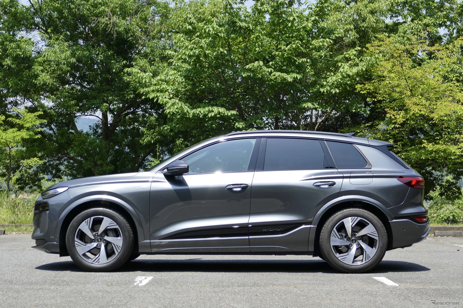 アウディ Q6 e-tron quattro advanced